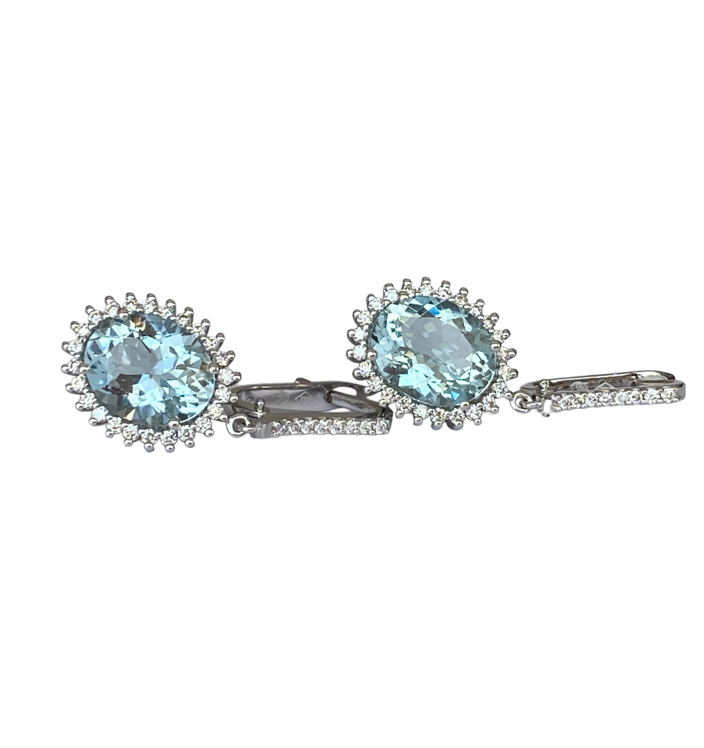 Dangling White Gold Earrings with Diamonds and Aquamarines