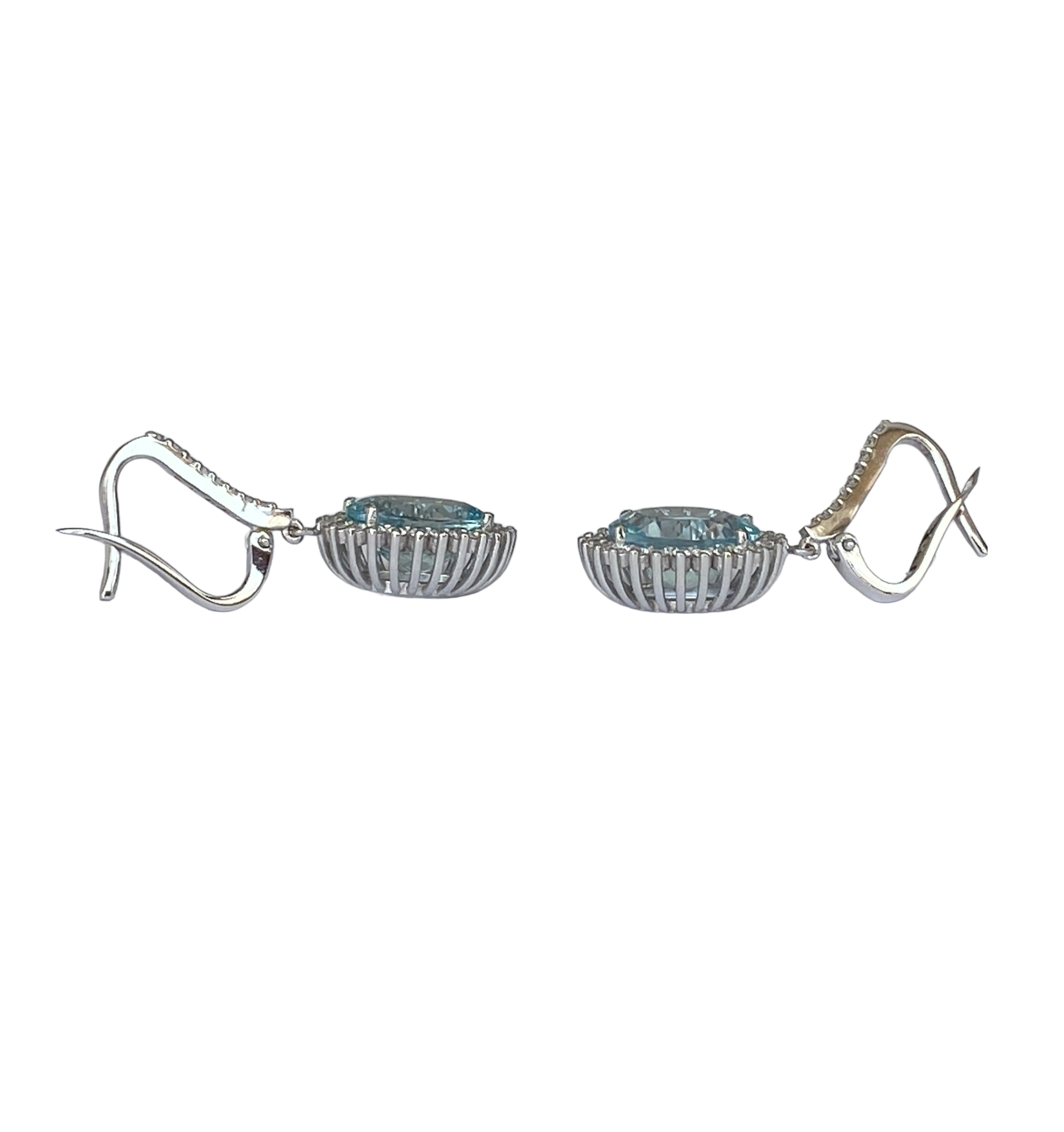 Dangling White Gold Earrings with Diamonds and Aquamarines