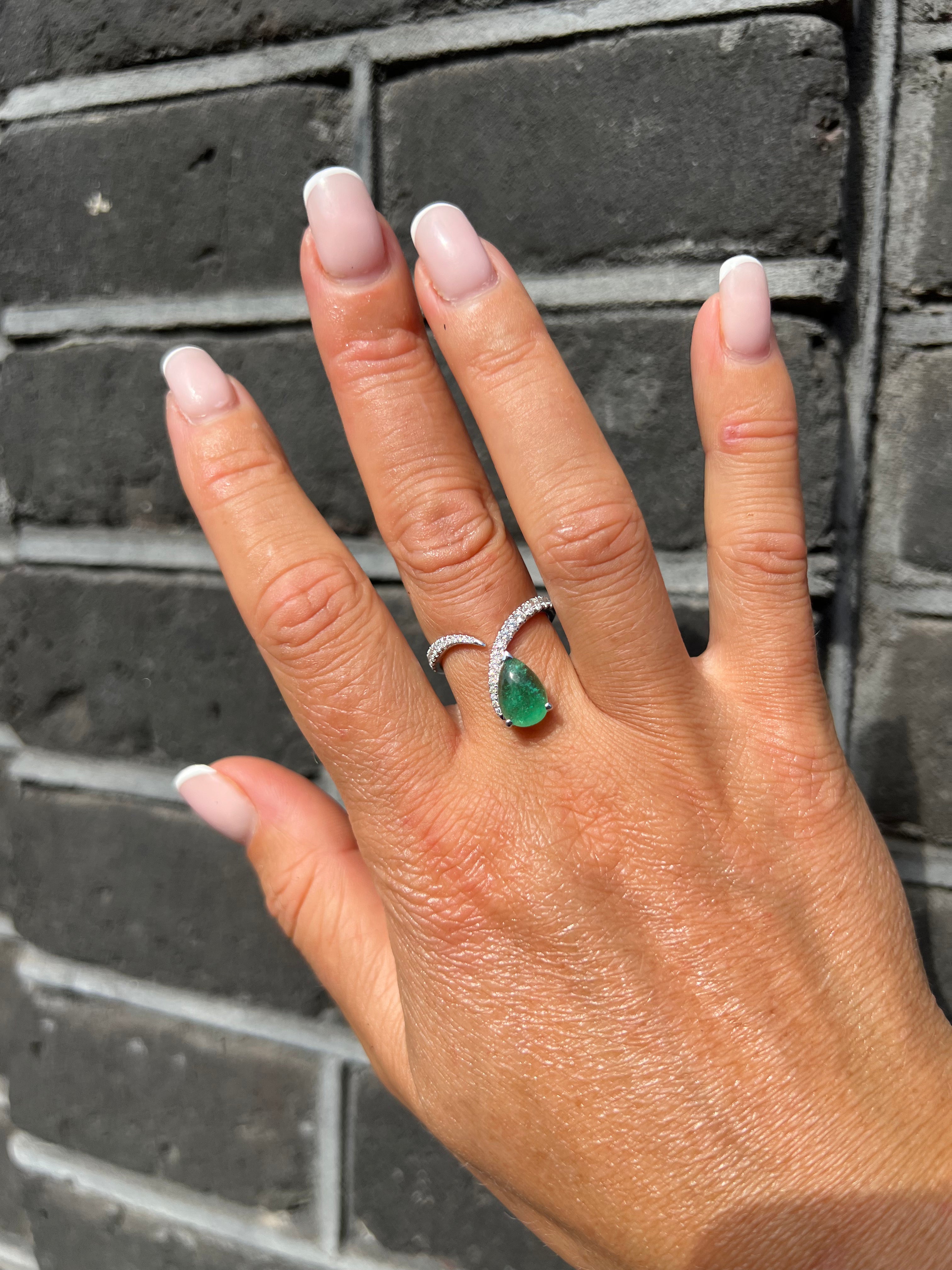 ALGT certified Natural 1.46 Carat Ural Emerald and  Diamond  White Gold Cocktail Ring