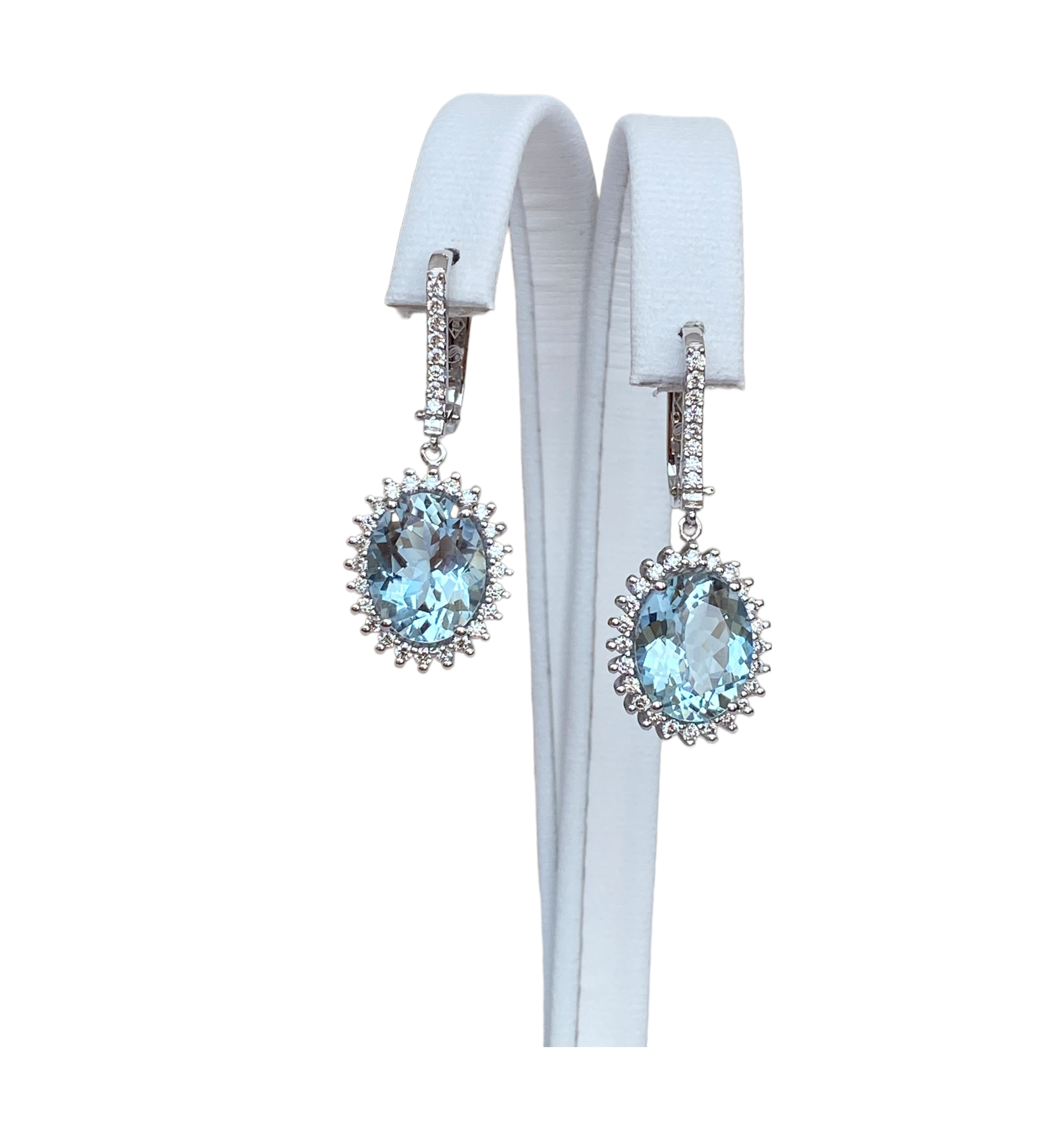 Dangling White Gold Earrings with Diamonds and Aquamarines