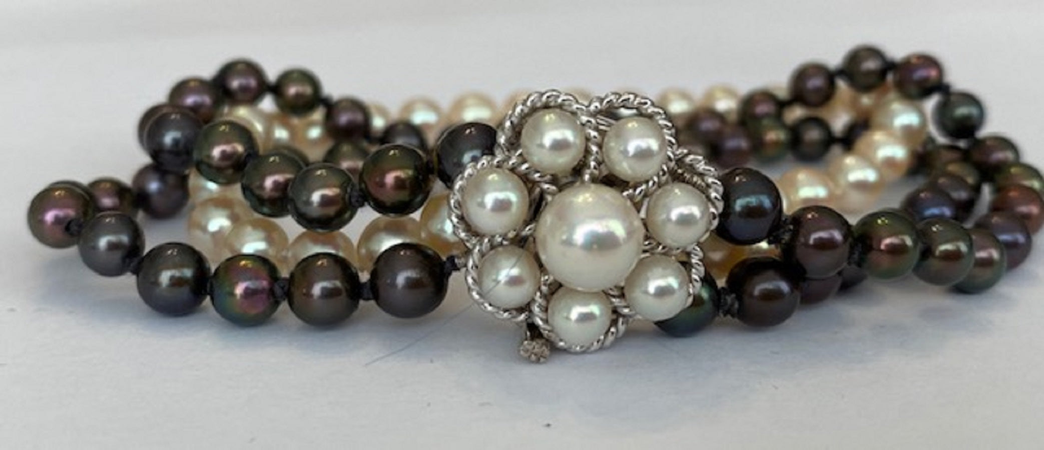 Vintage Pearl Bracelet with Gold Clasp