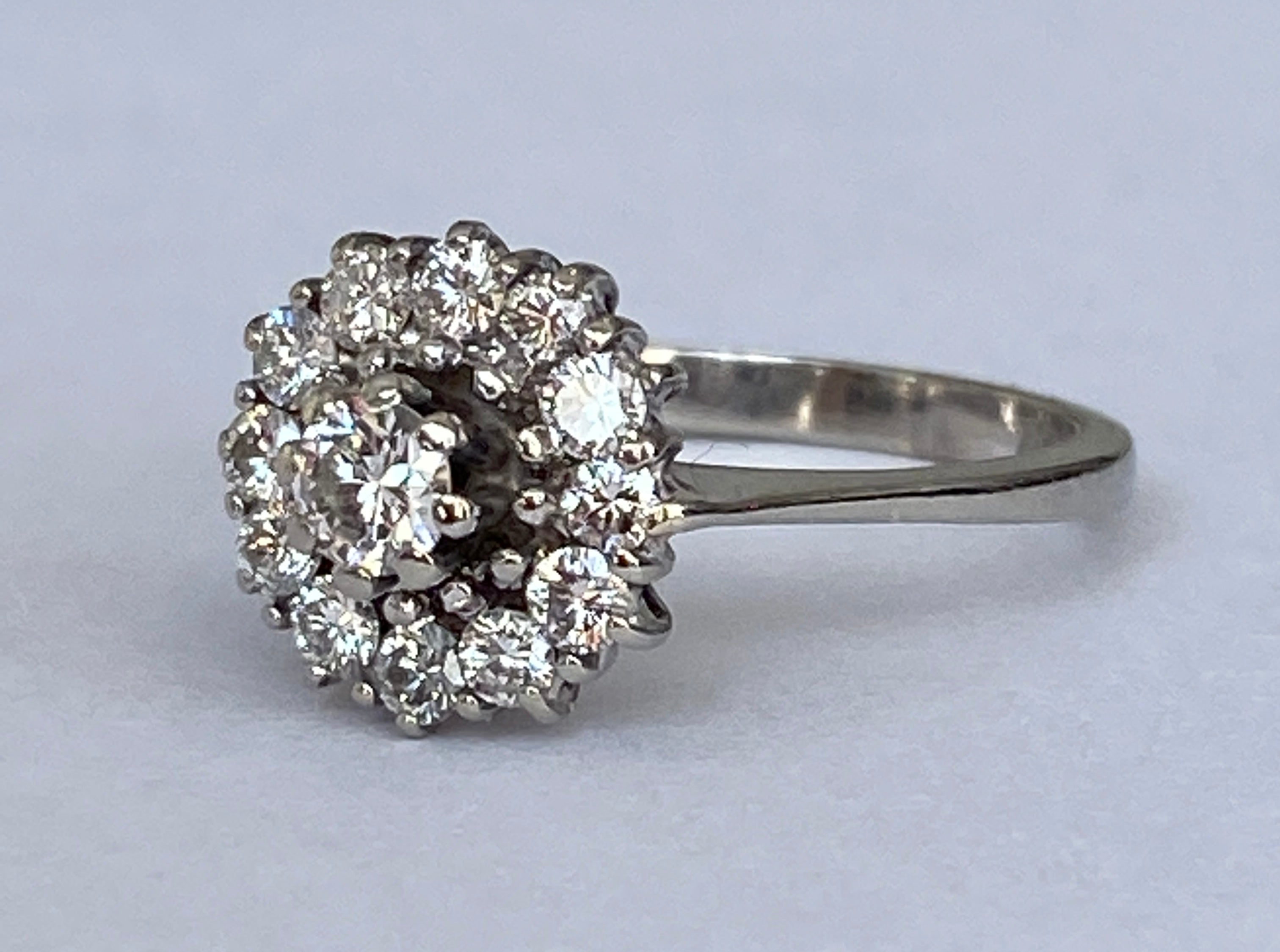 Vintage 18 kt White Gold Rosette Engagement Diamonds ring