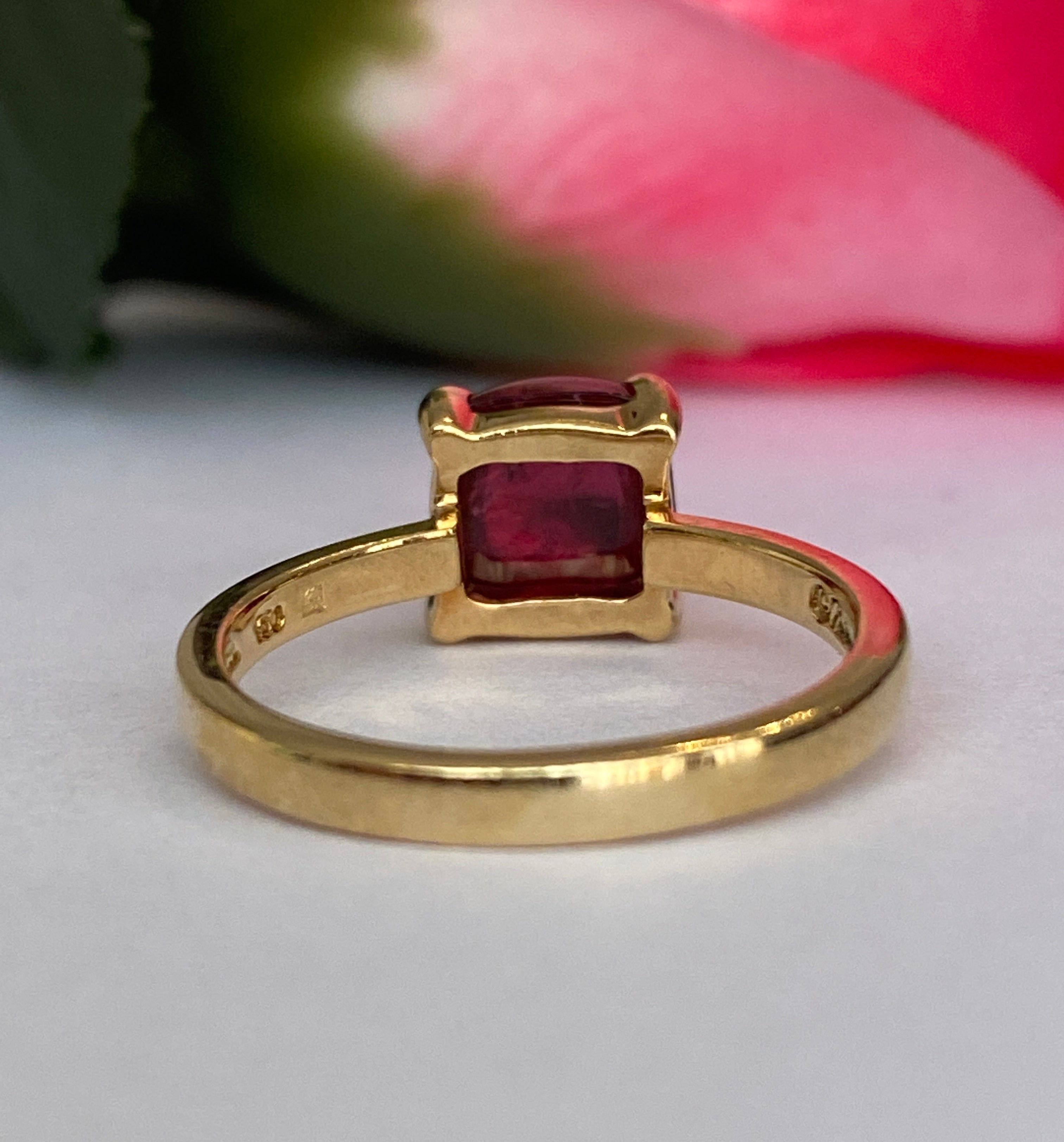 Tiffany & Co. Paloma Picasso Rubellite Tourmaline Sugar Stack Loaf 18k Gold Ring