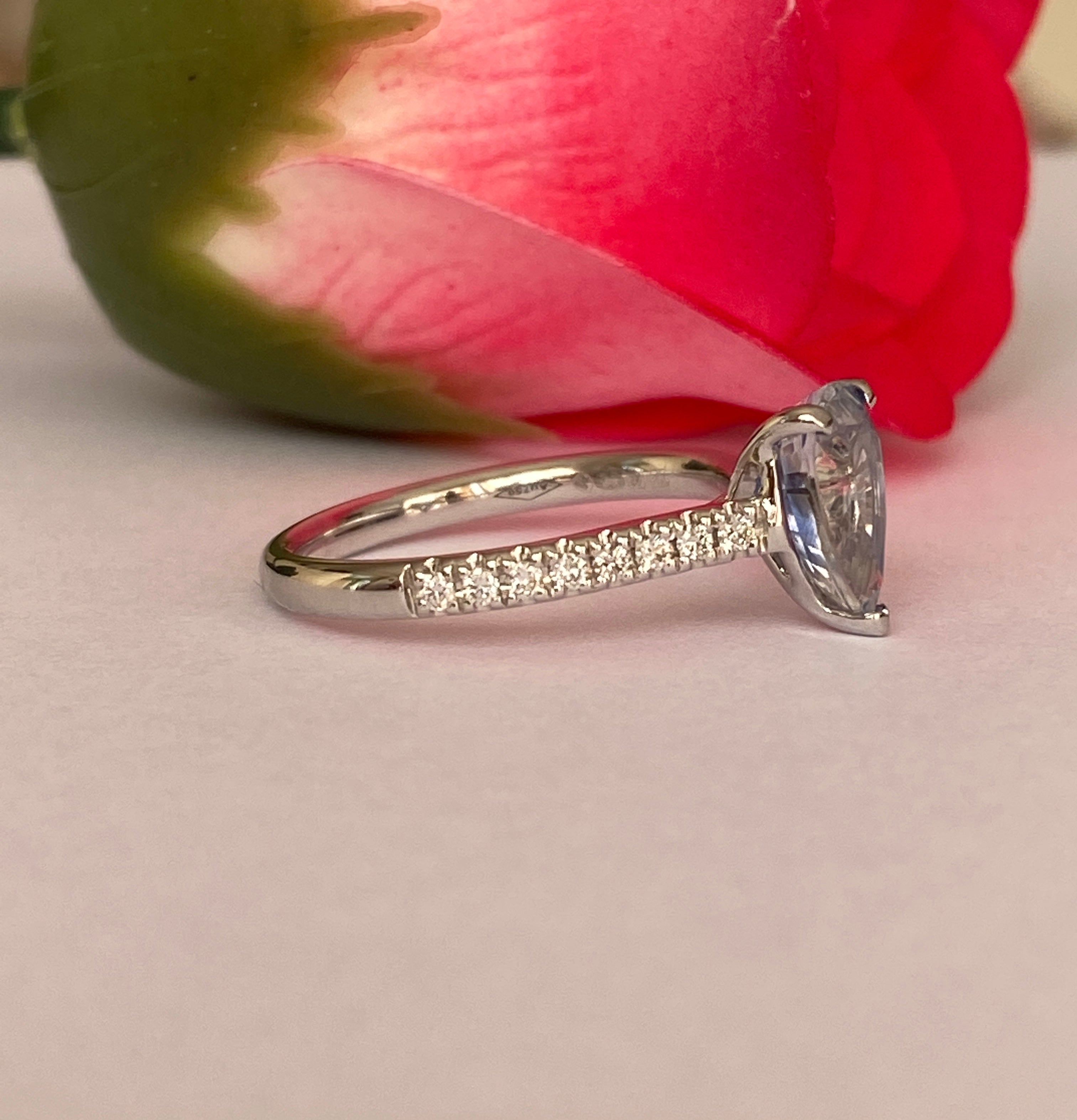 ALGT Certified 1.90 Carat Ceylon  Sapphire & Diamond Cocktail Ring in White gold