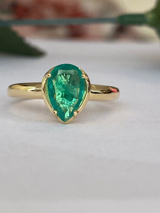 1.5 carat Emerald Cocktail  Yellow Gold Ring