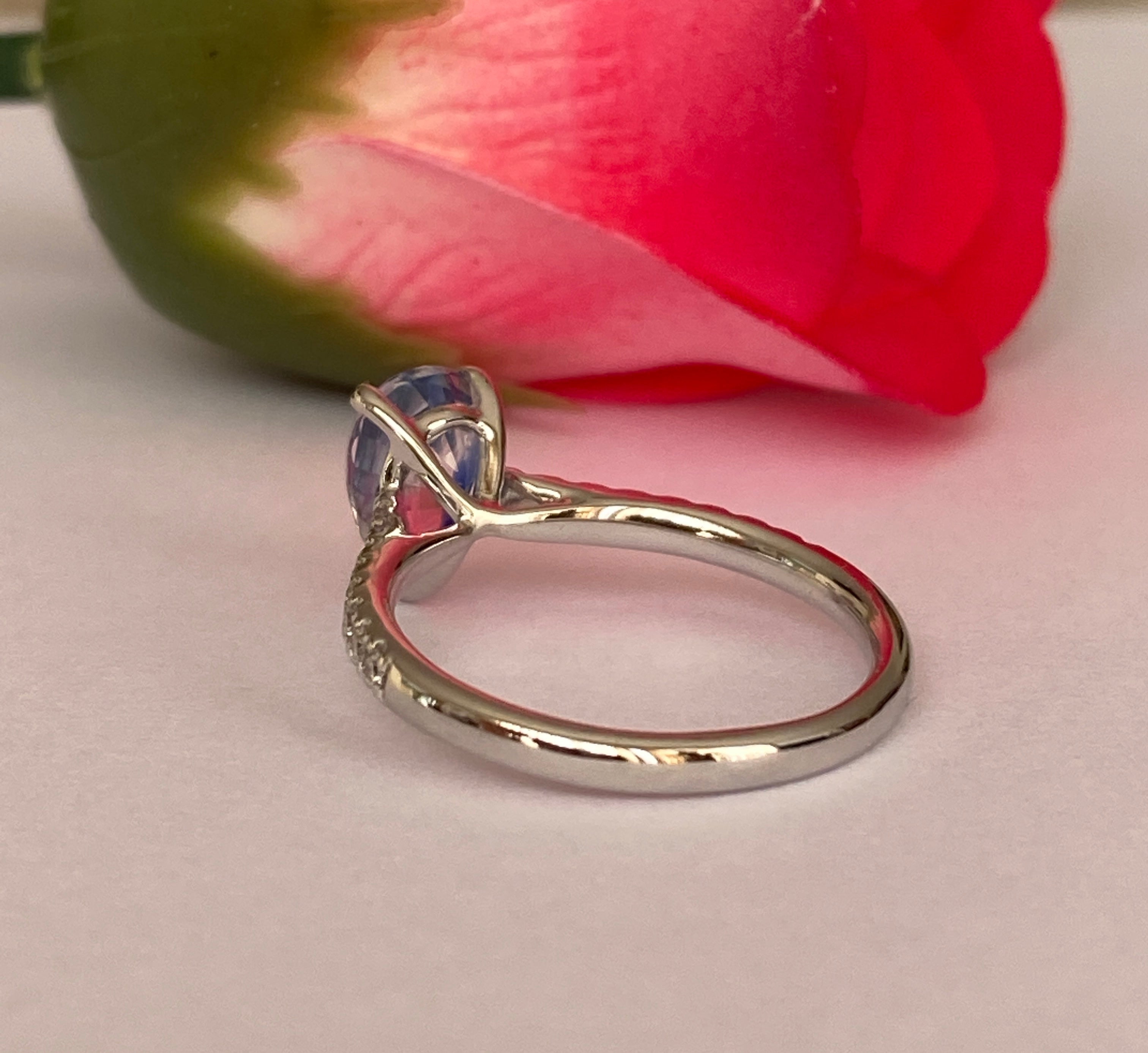 ALGT Certified 1.90 Carat Ceylon  Sapphire & Diamond Cocktail Ring in White gold