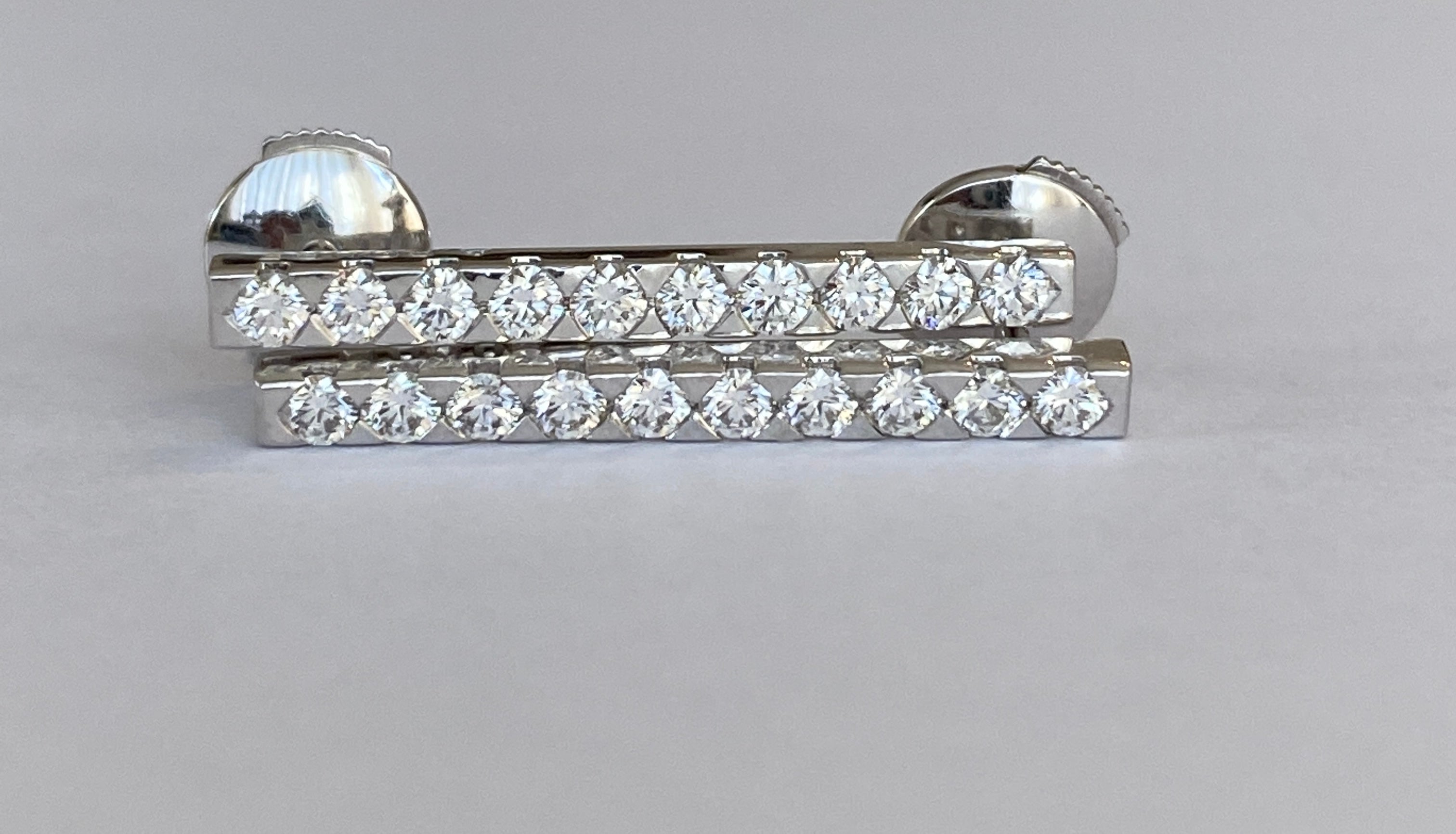 Alain Roure diamond 18 kt gold drop earrings