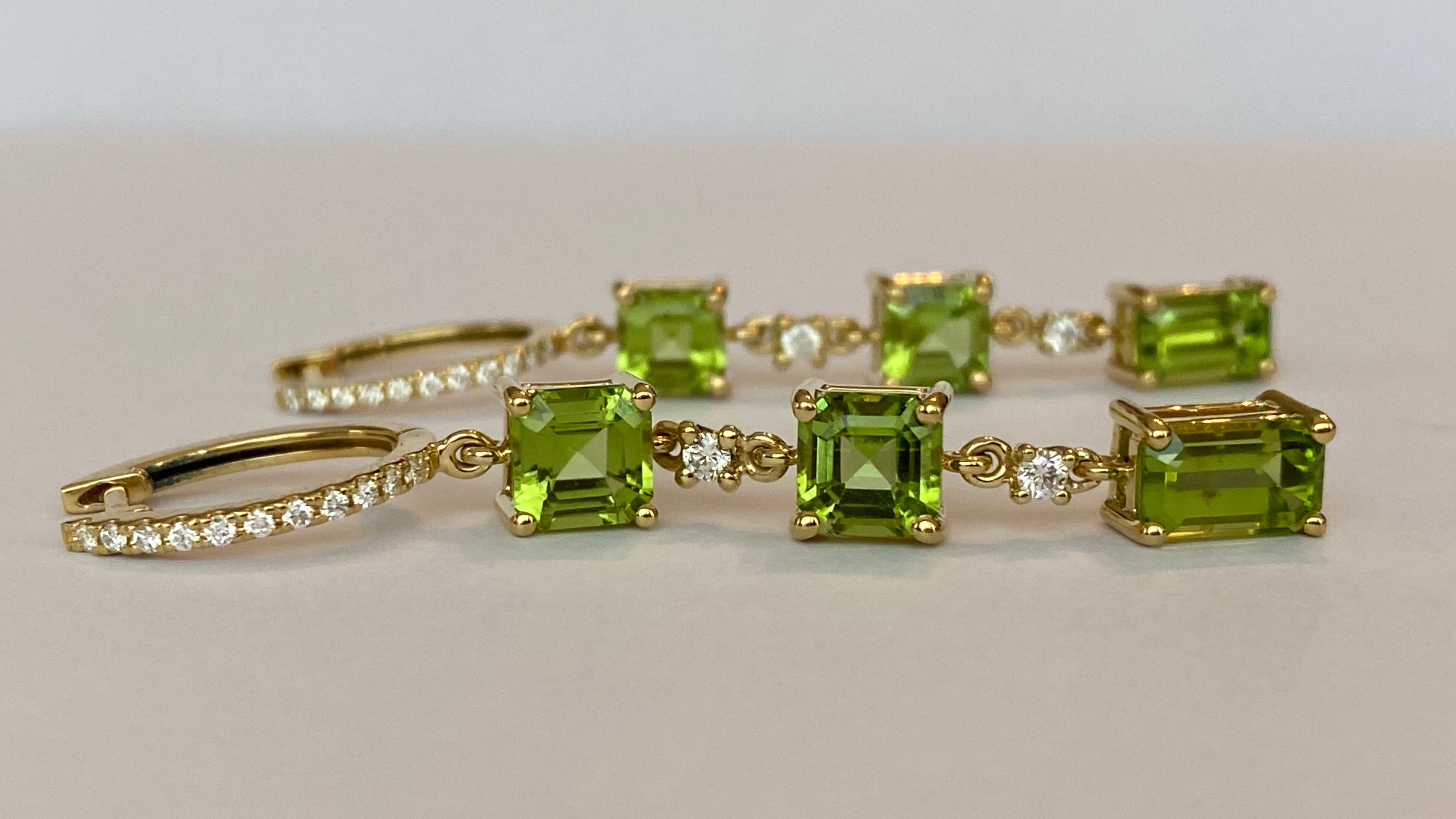 Exquisite 18K Yellow Gold Peridot and Diamond Dangle Earrings