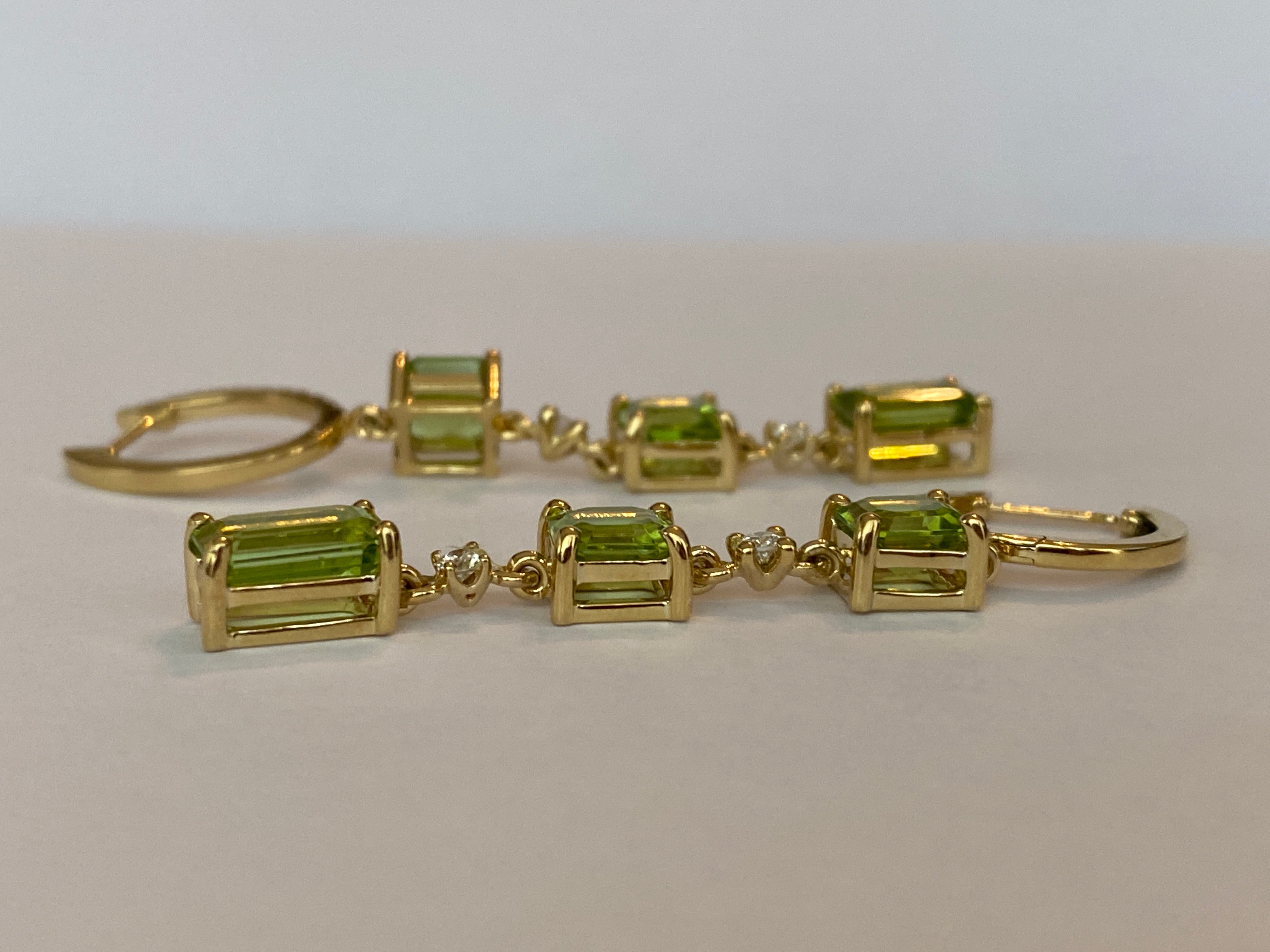 Exquisite 18K Yellow Gold Peridot and Diamond Dangle Earrings