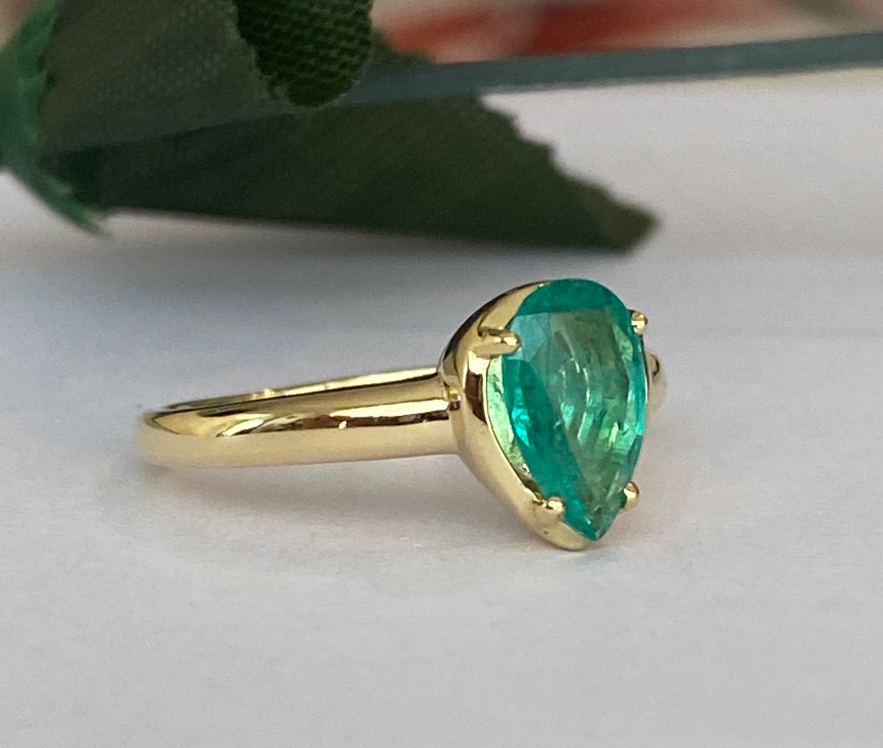 1.5 carat Emerald Cocktail  Yellow Gold Ring
