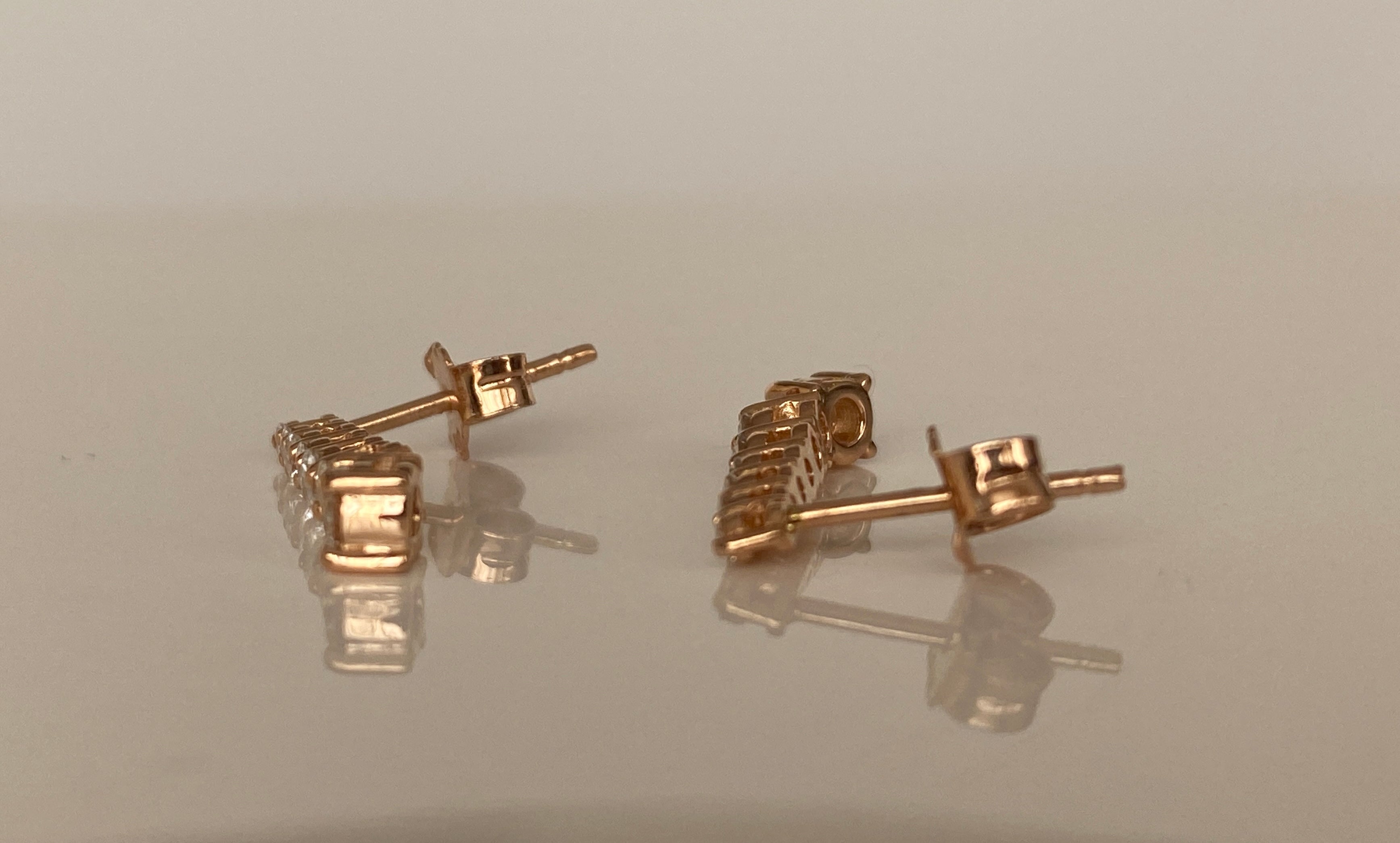 Rose 18 kt Gold Hanging Stud Earrings with Diamonds