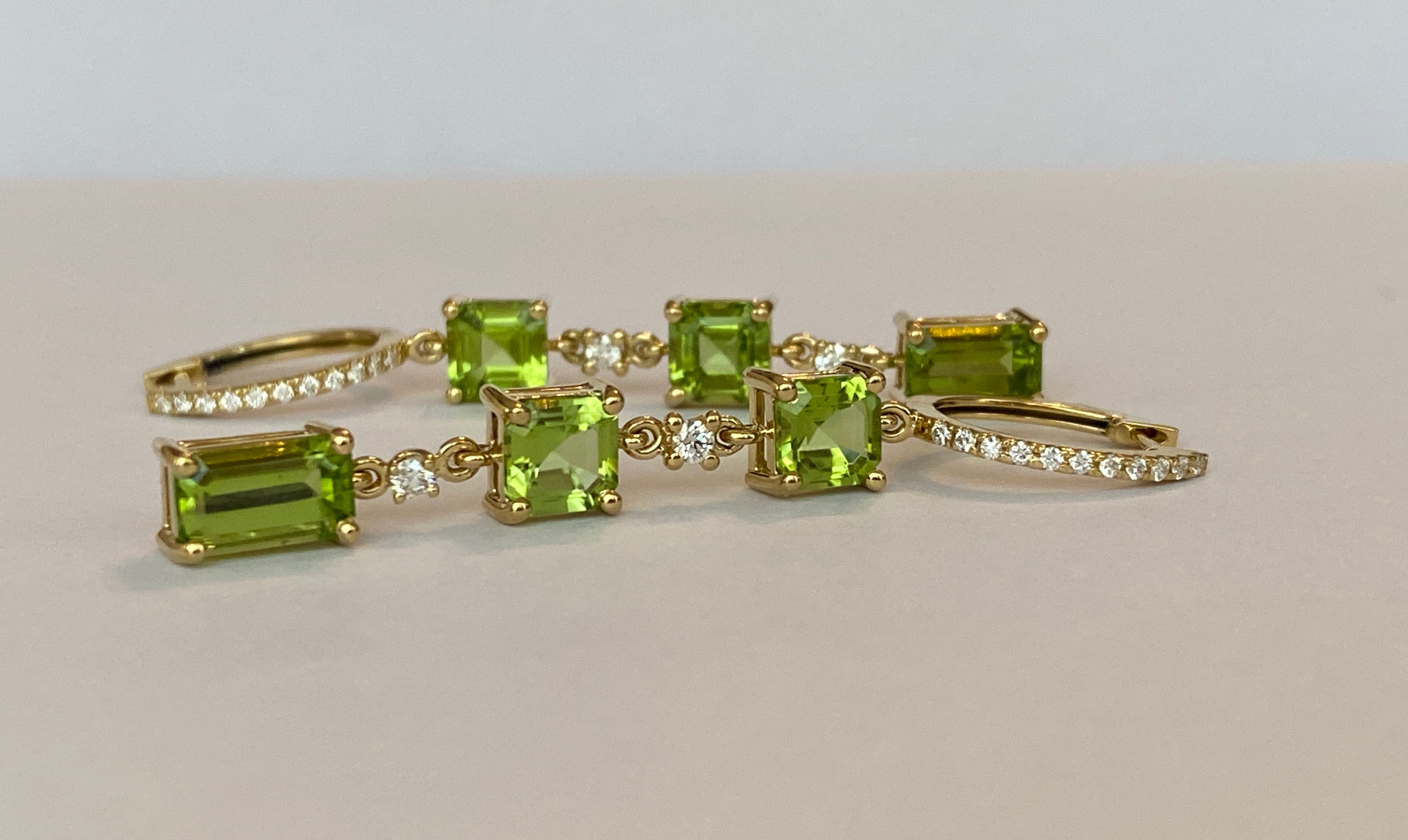 Exquisite 18K Yellow Gold Peridot and Diamond Dangle Earrings