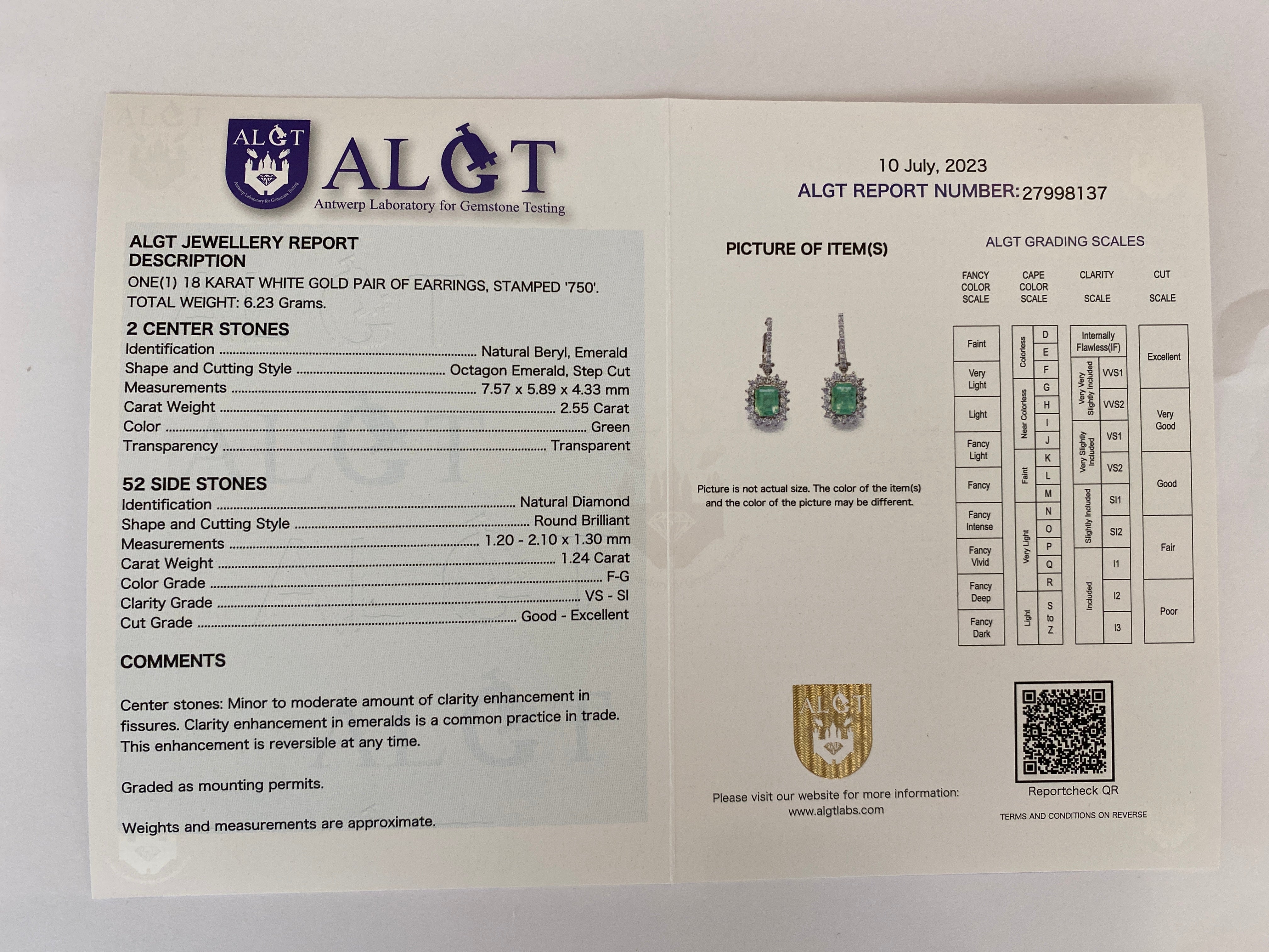 Certified 18 kt. White gold Dangle Earrings with Emerald and  Diamonds