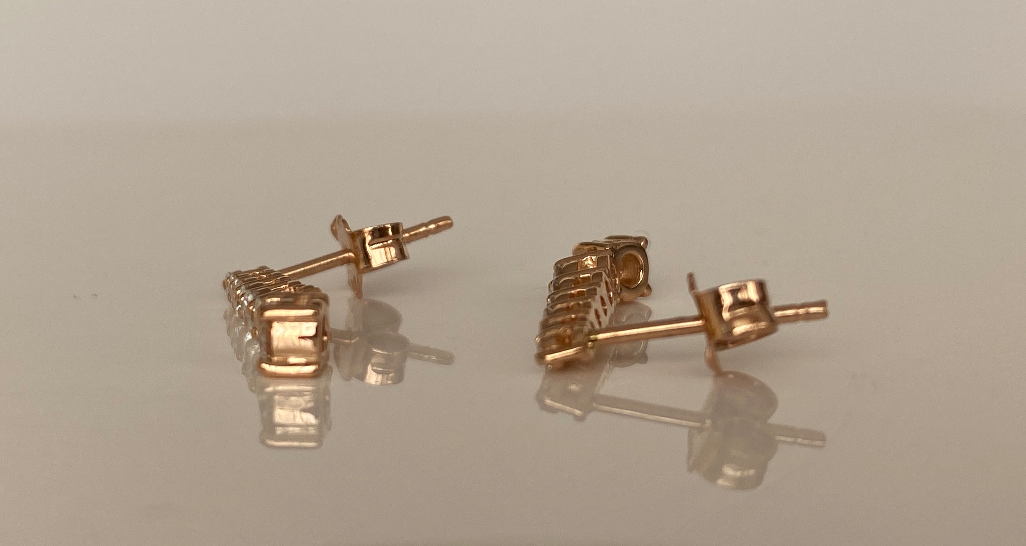 Rose 18 kt Gold Hanging Stud Earrings with Diamonds
