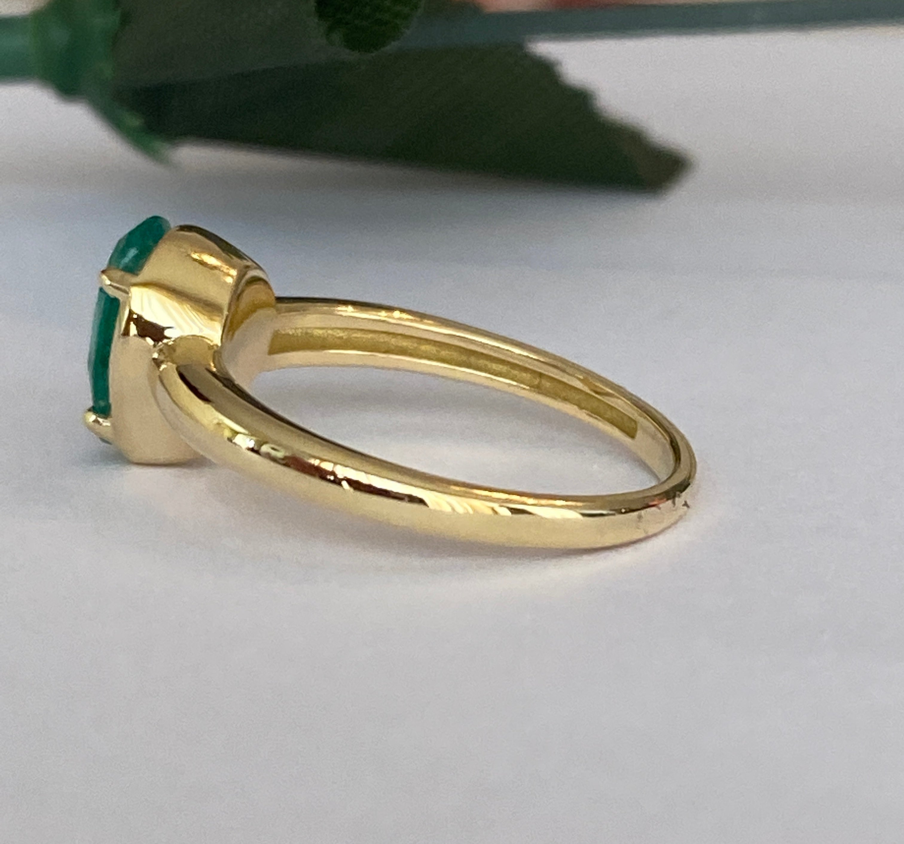 1.5 carat Emerald Cocktail  Yellow Gold Ring