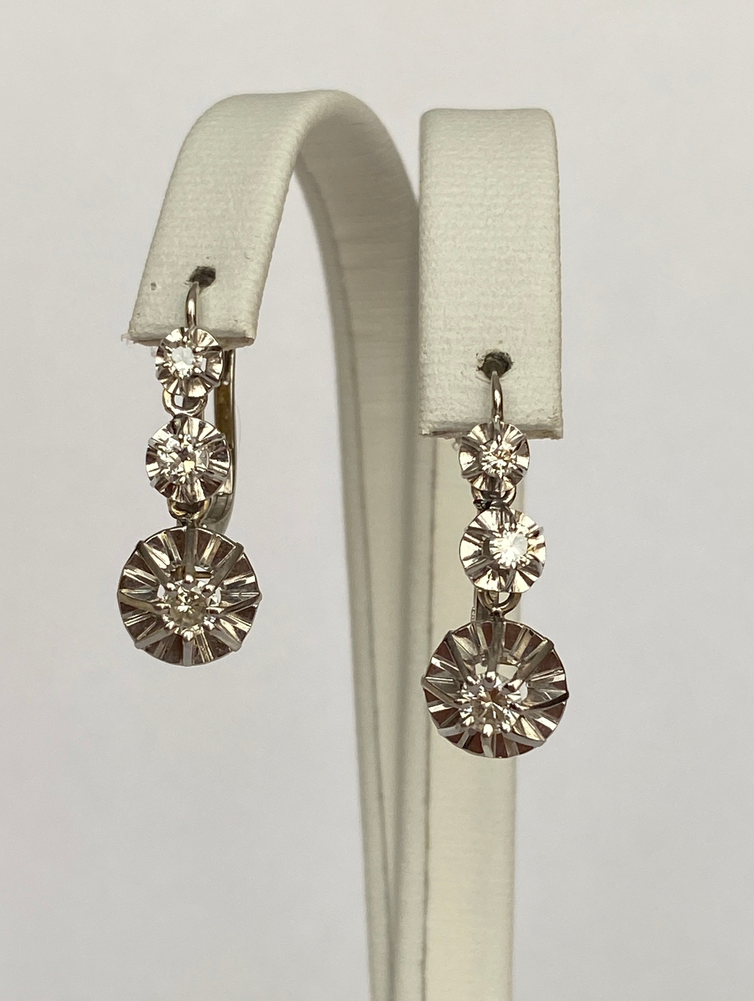 Vintage 18 kt White Gold Drop Earrings with Diamonds