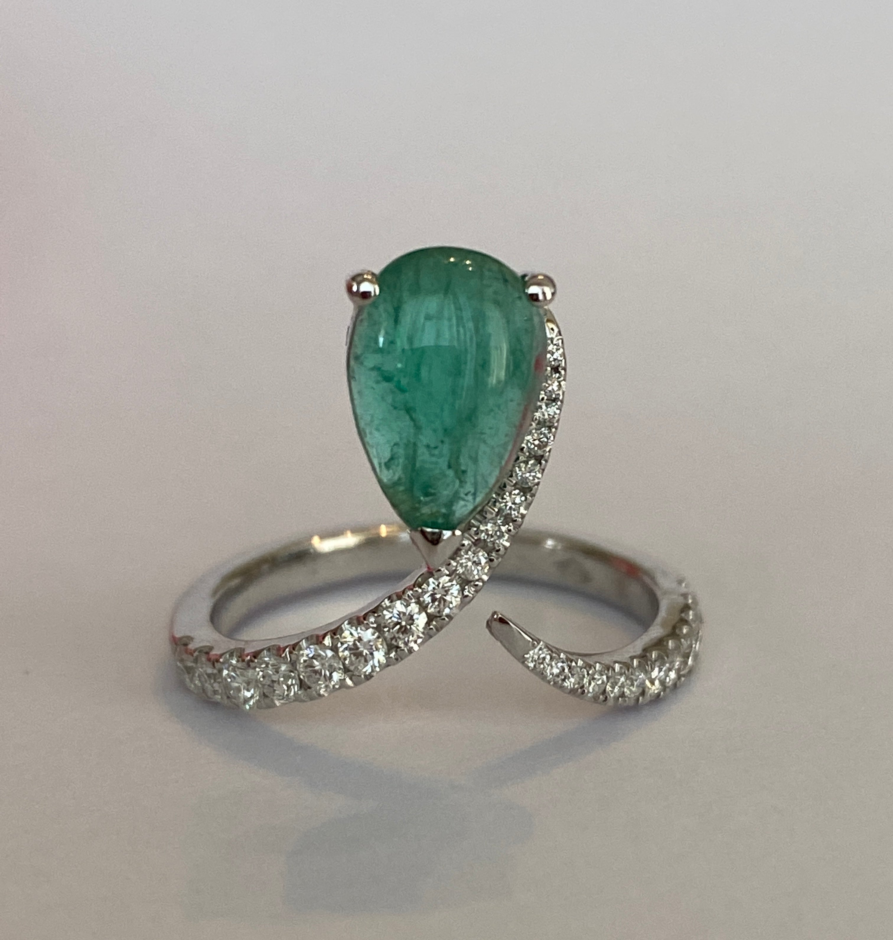 ALGT certified Natural 1.46 Carat Ural Emerald and  Diamond  White Gold Cocktail Ring