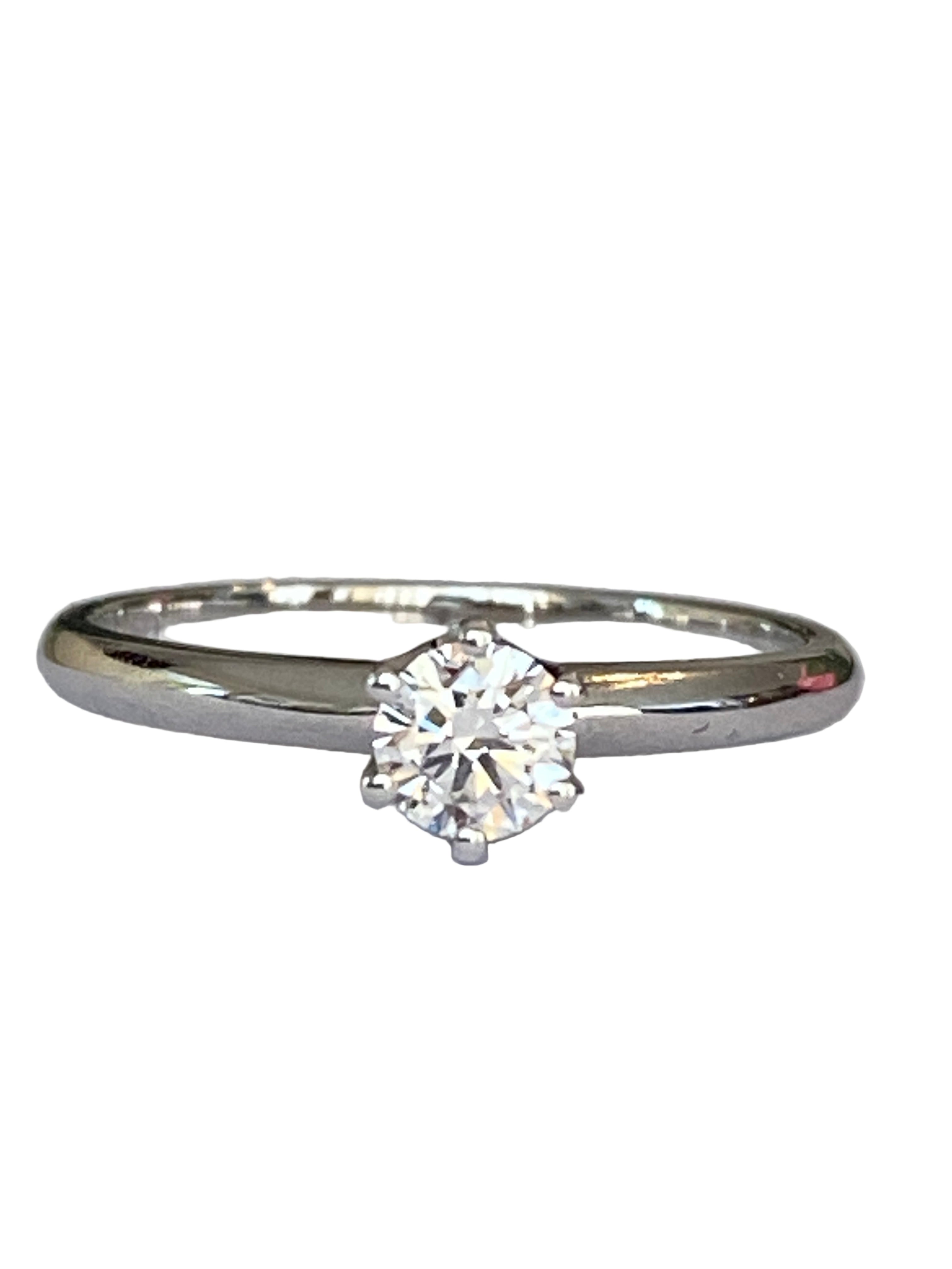 GIA Certified 0.30ct Diamond Engagement Ring 18 kt Gold