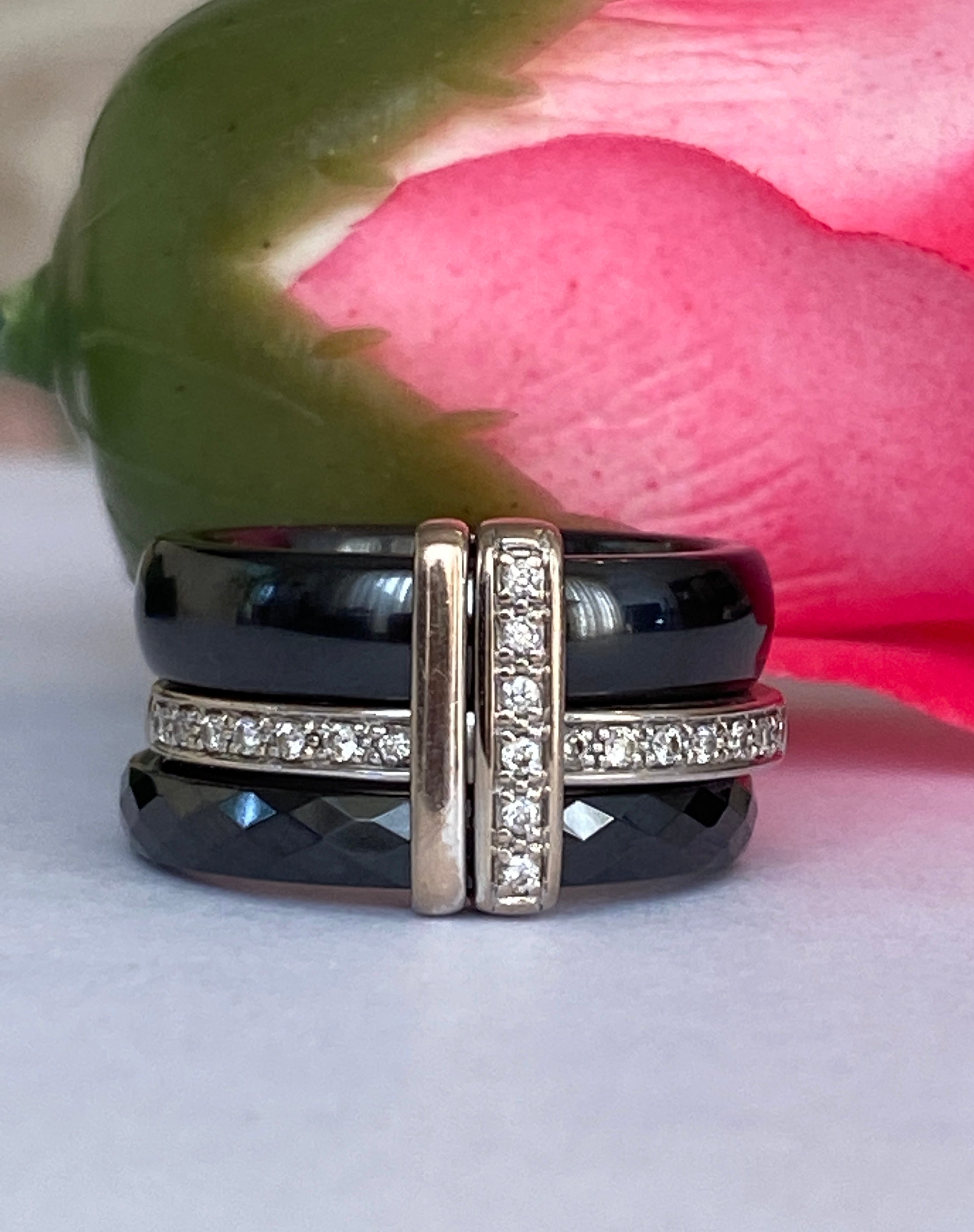 Guy Laroche white 18 kt gold/ceramic diamond ring