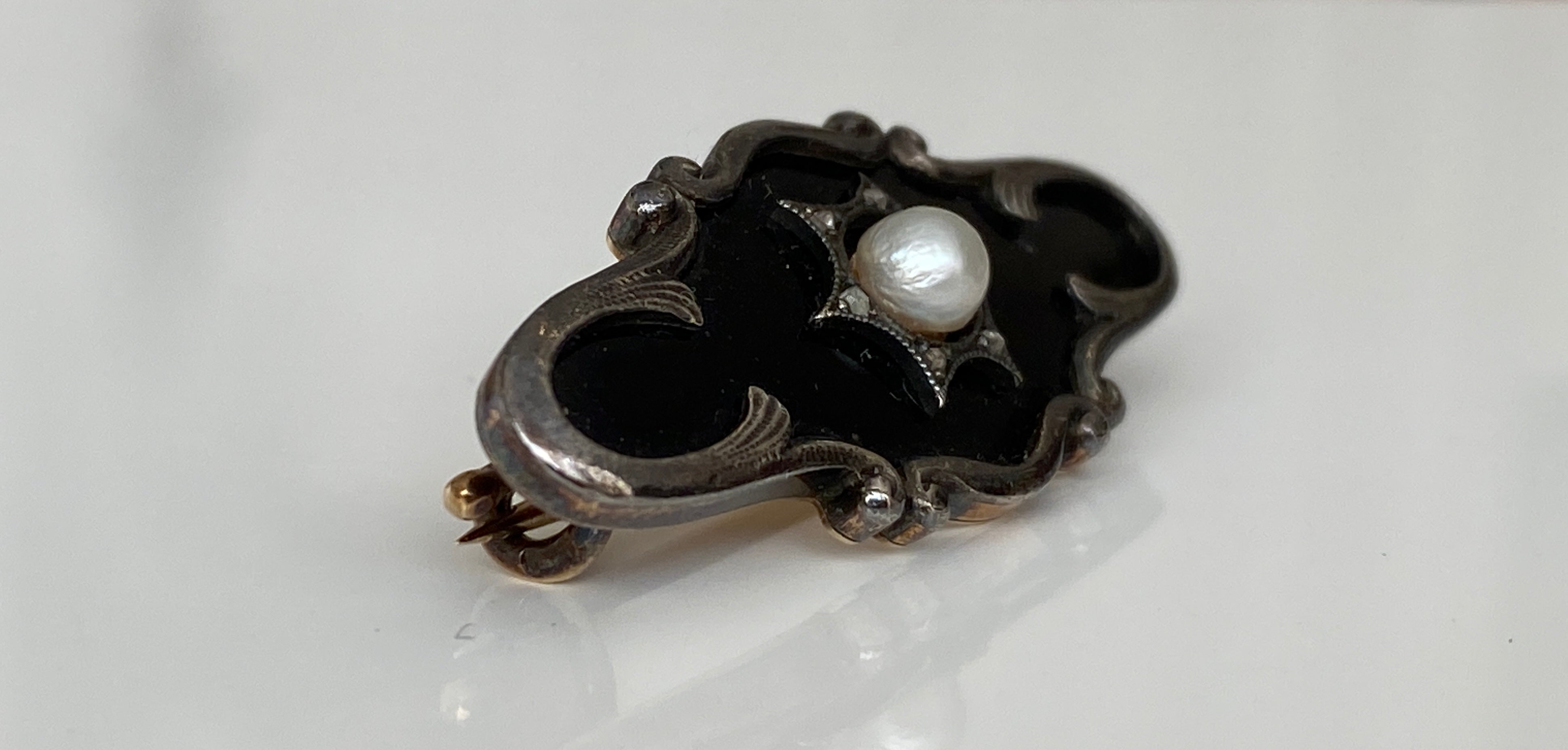 Antique Russian Henrik Wigström Gold / Silver & Black Enamel Pearle brooch
