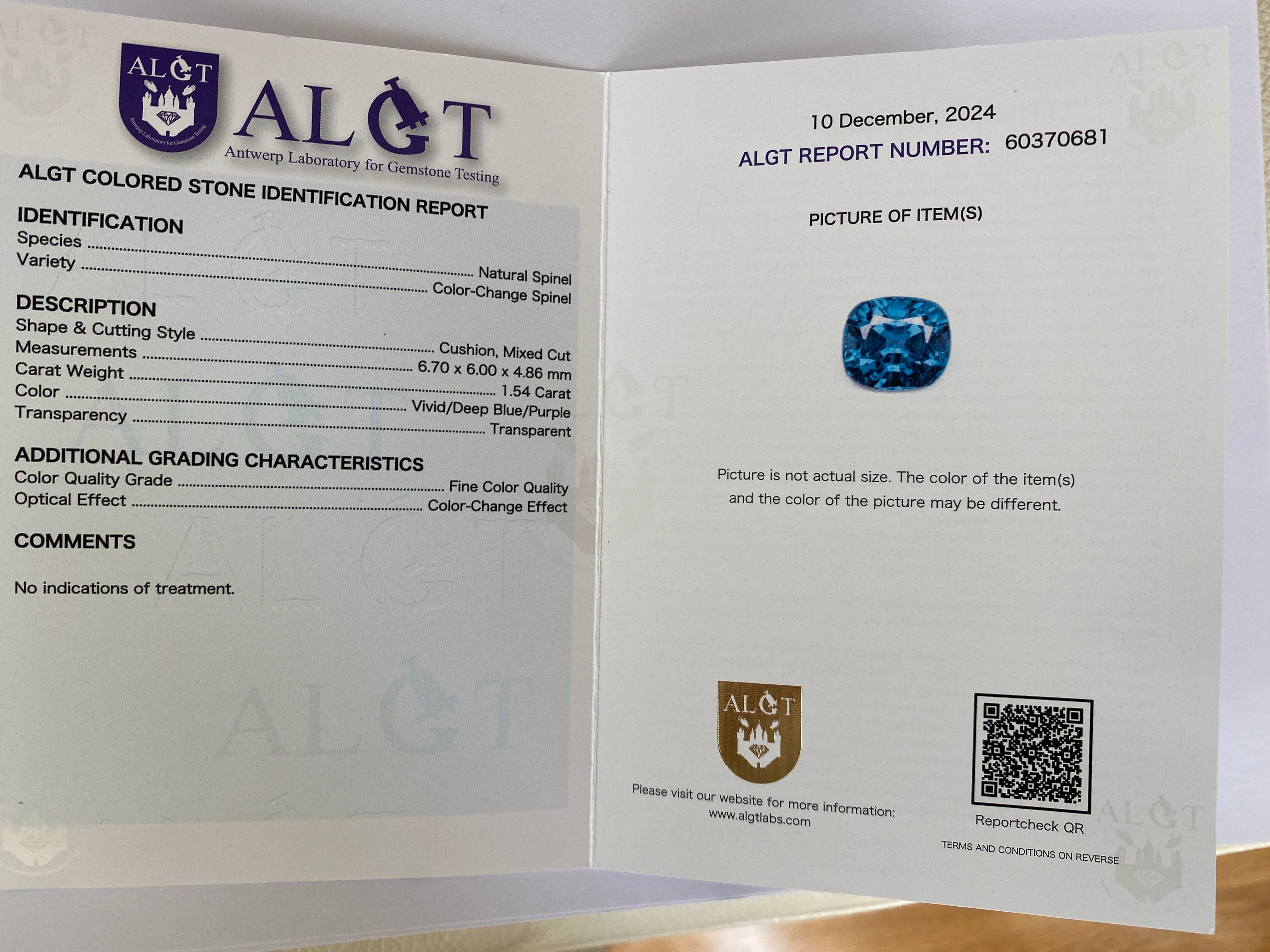 Certified 1.54 ct Natural color change Spinel and Diamonds 18 kt gold ring