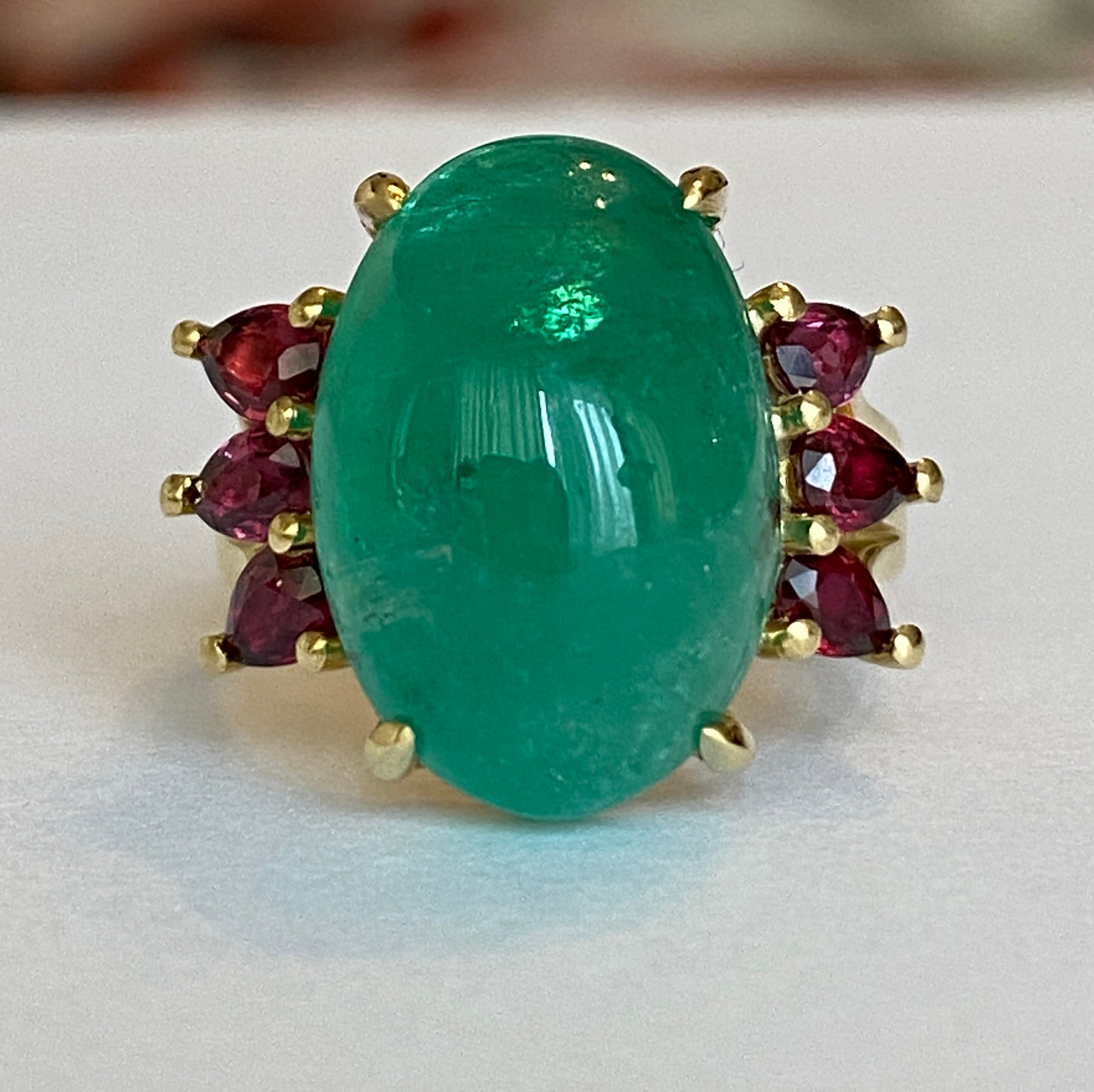 ALGT certified Natural 10.17 Carat Ural Emerald and Ruby Cocktail ring