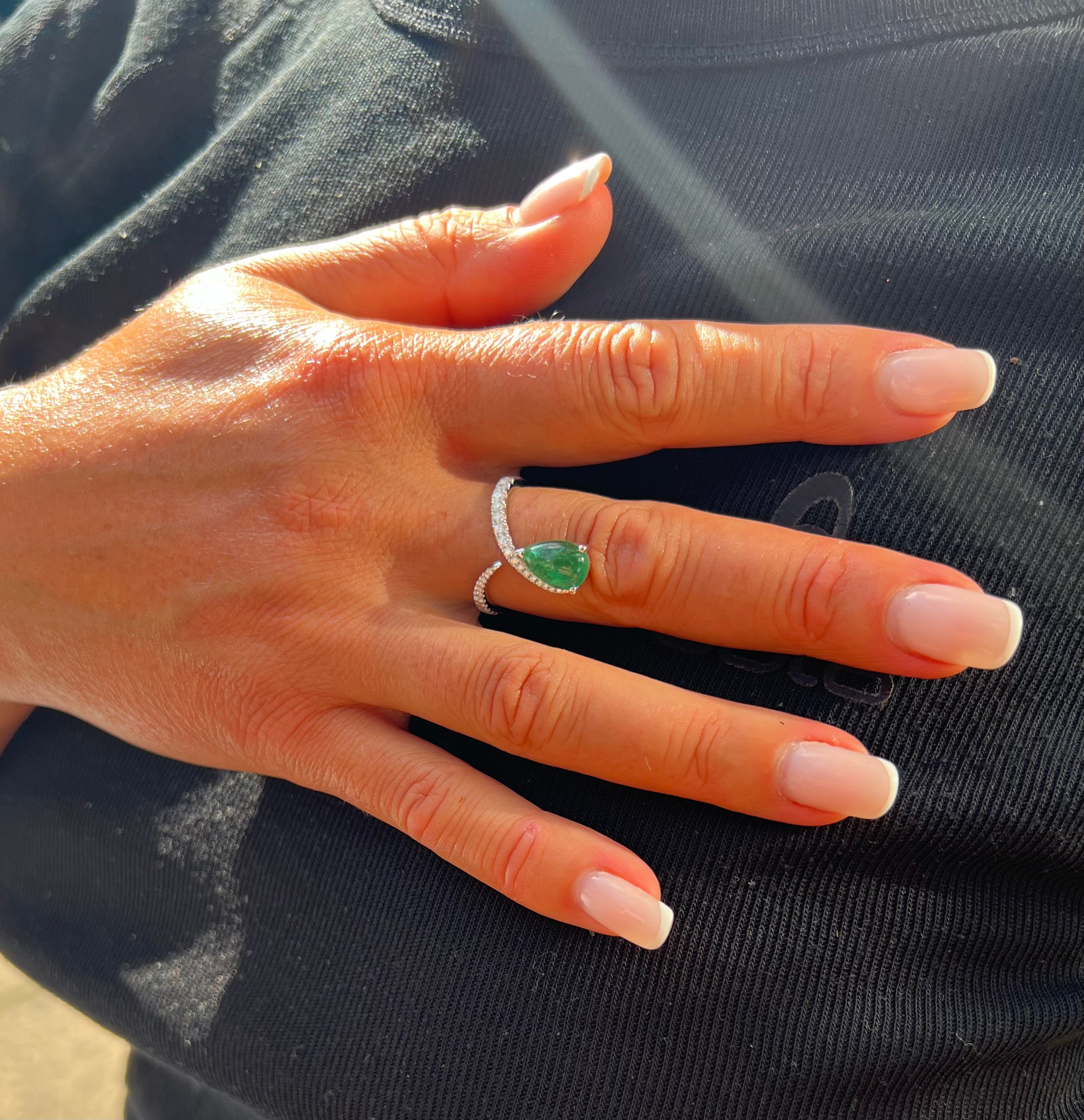 ALGT certified Natural 1.46 Carat Ural Emerald and  Diamond  White Gold Cocktail Ring