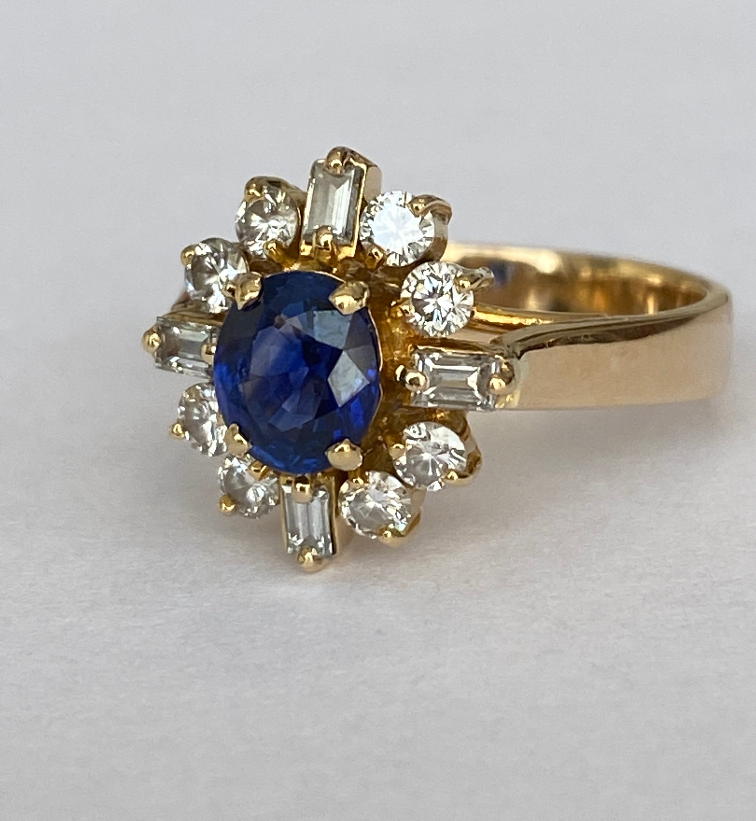 18K Yellow Gold 0.84 ct Sapphire and 0.52 crt Diamond Ring