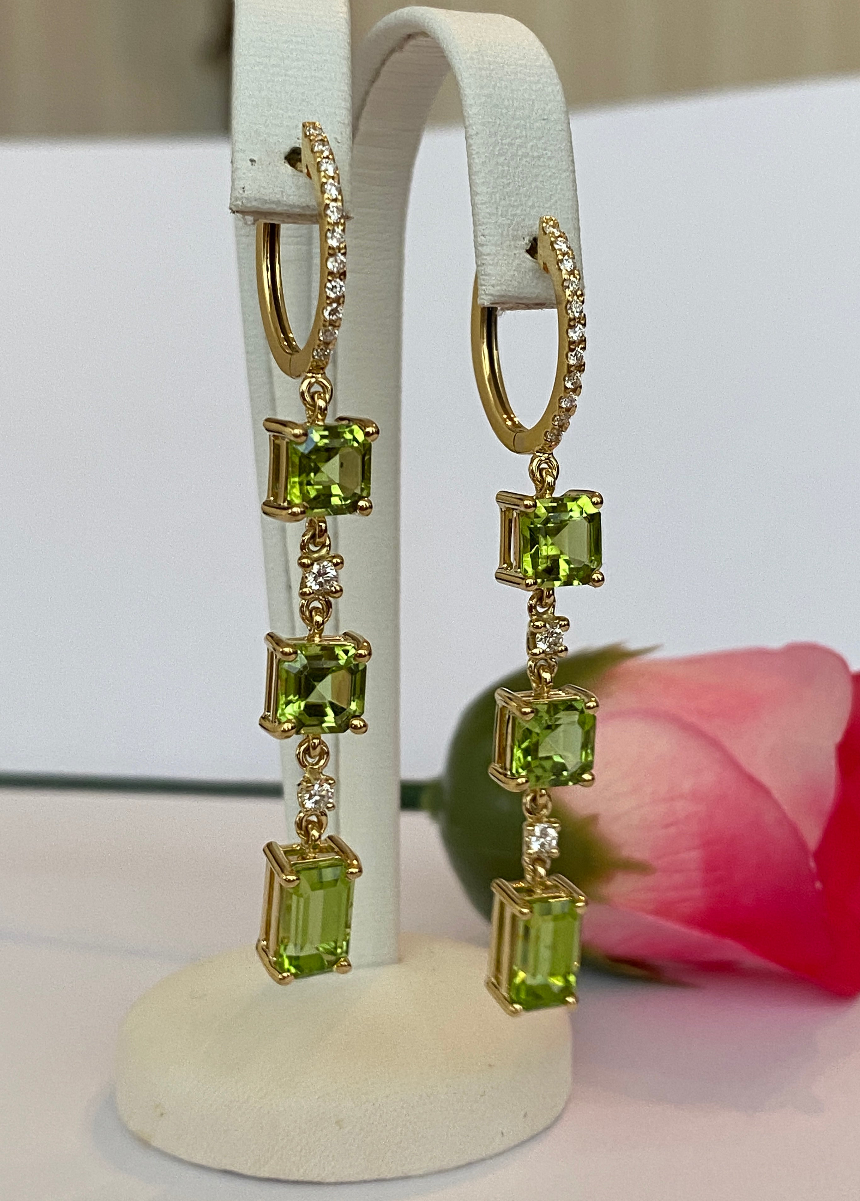 Exquisite 18K Yellow Gold Peridot and Diamond Dangle Earrings