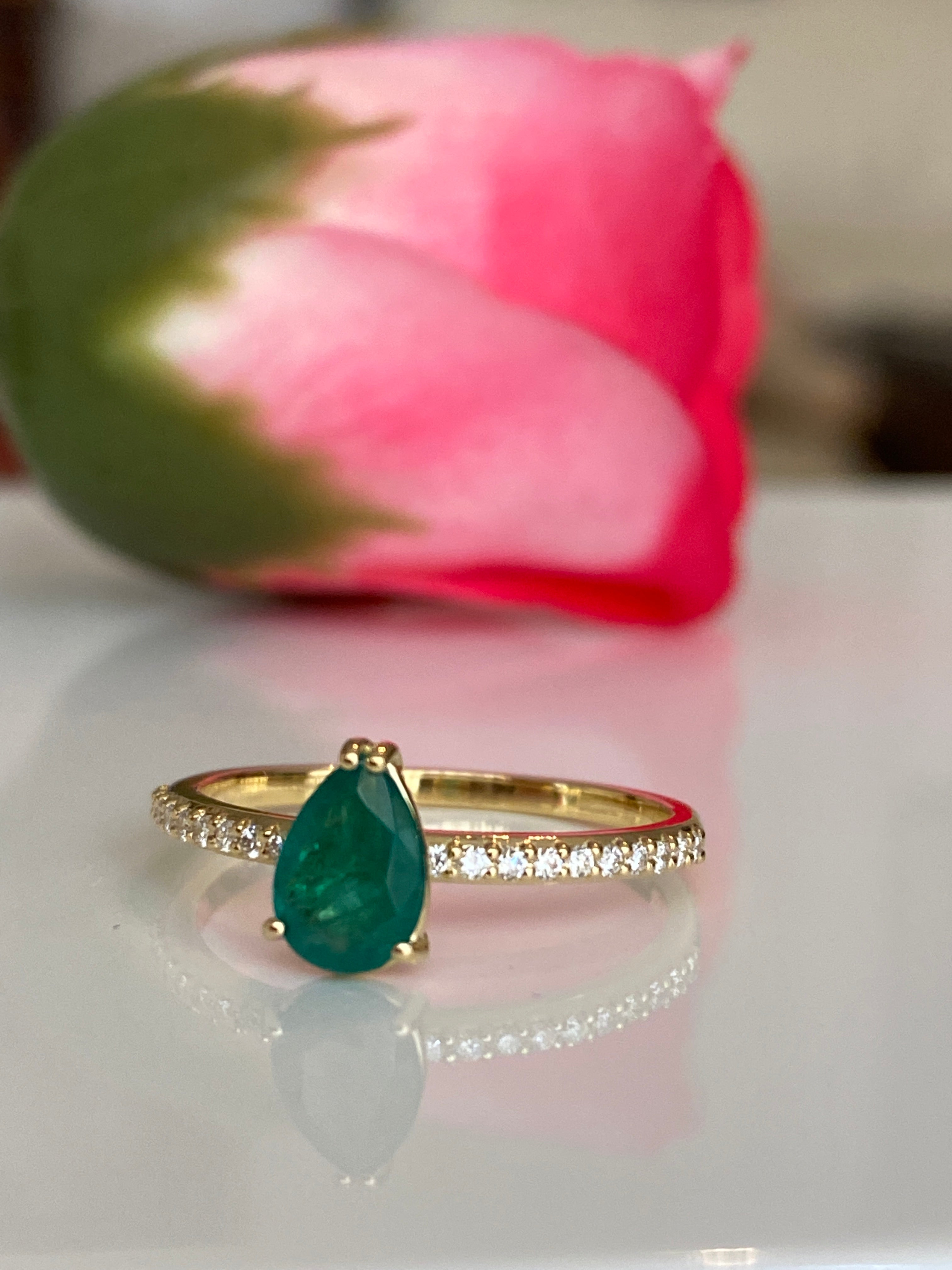 18K Yellow Gold Engagement Ring with 0.60 Carat Emerald and Diamonds