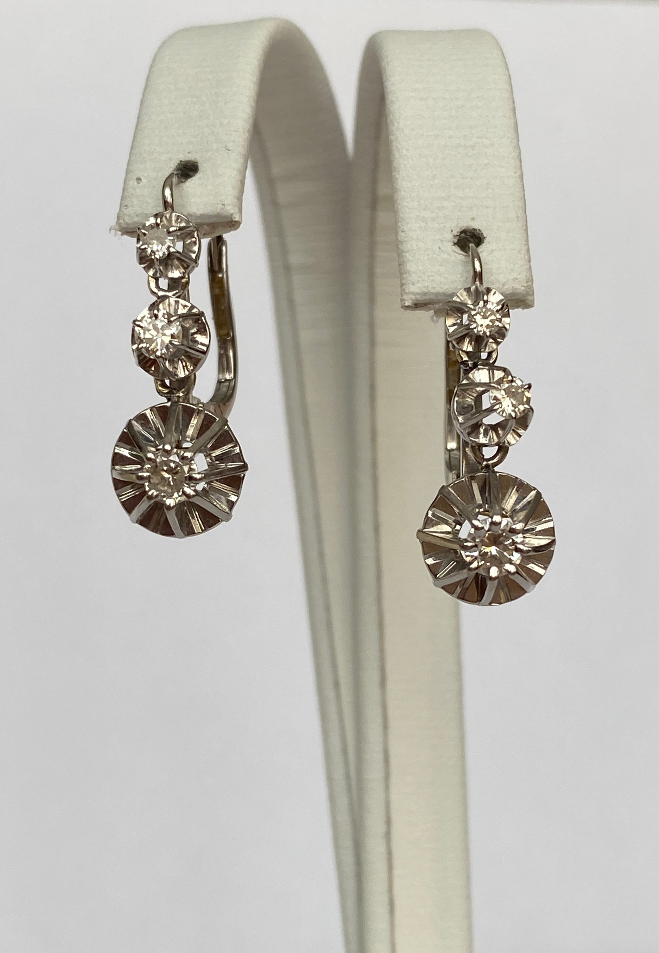 Vintage 18 kt White Gold Drop Earrings with Diamonds