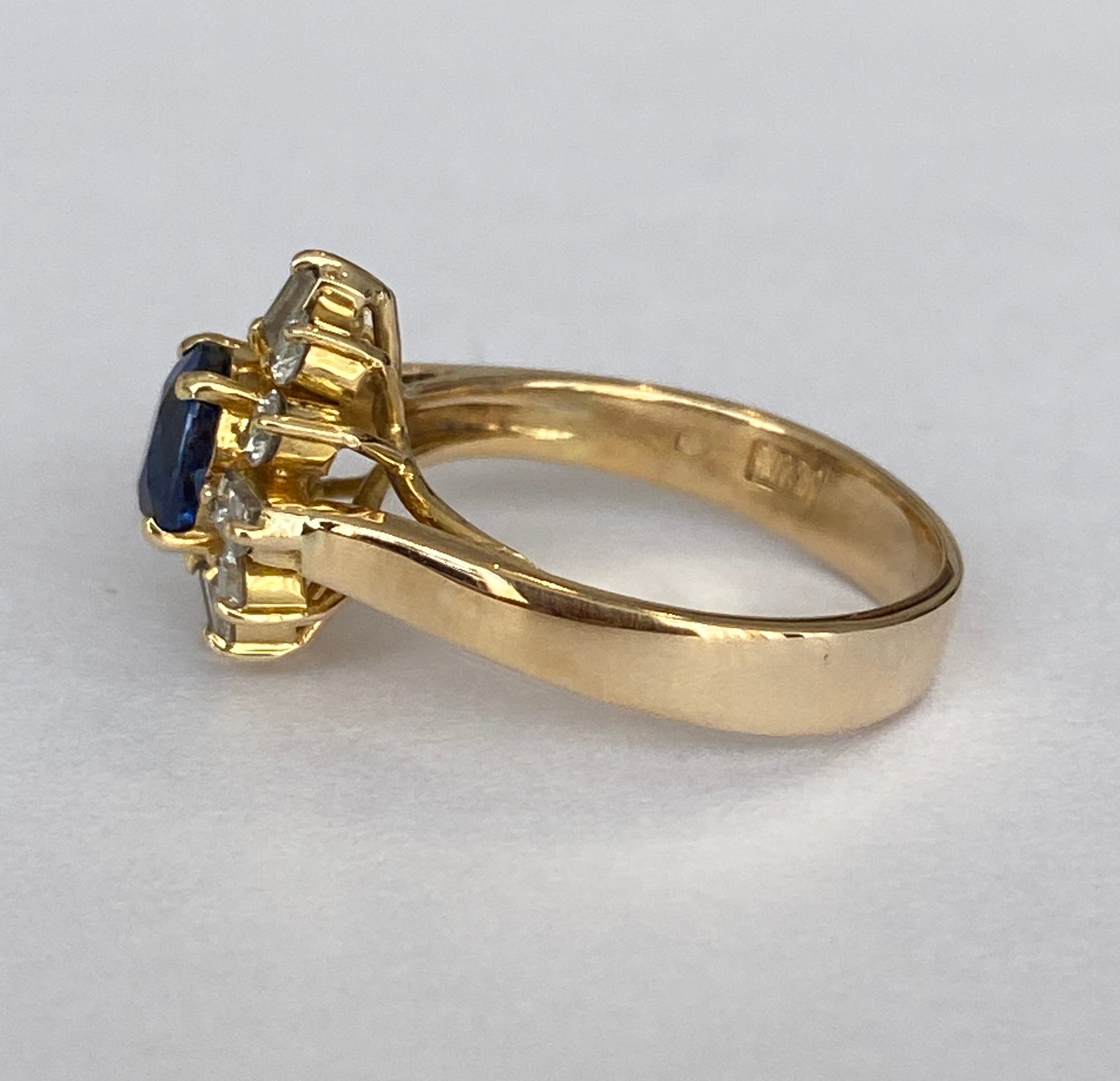 18K Yellow Gold 0.84 ct Sapphire and 0.52 crt Diamond Ring