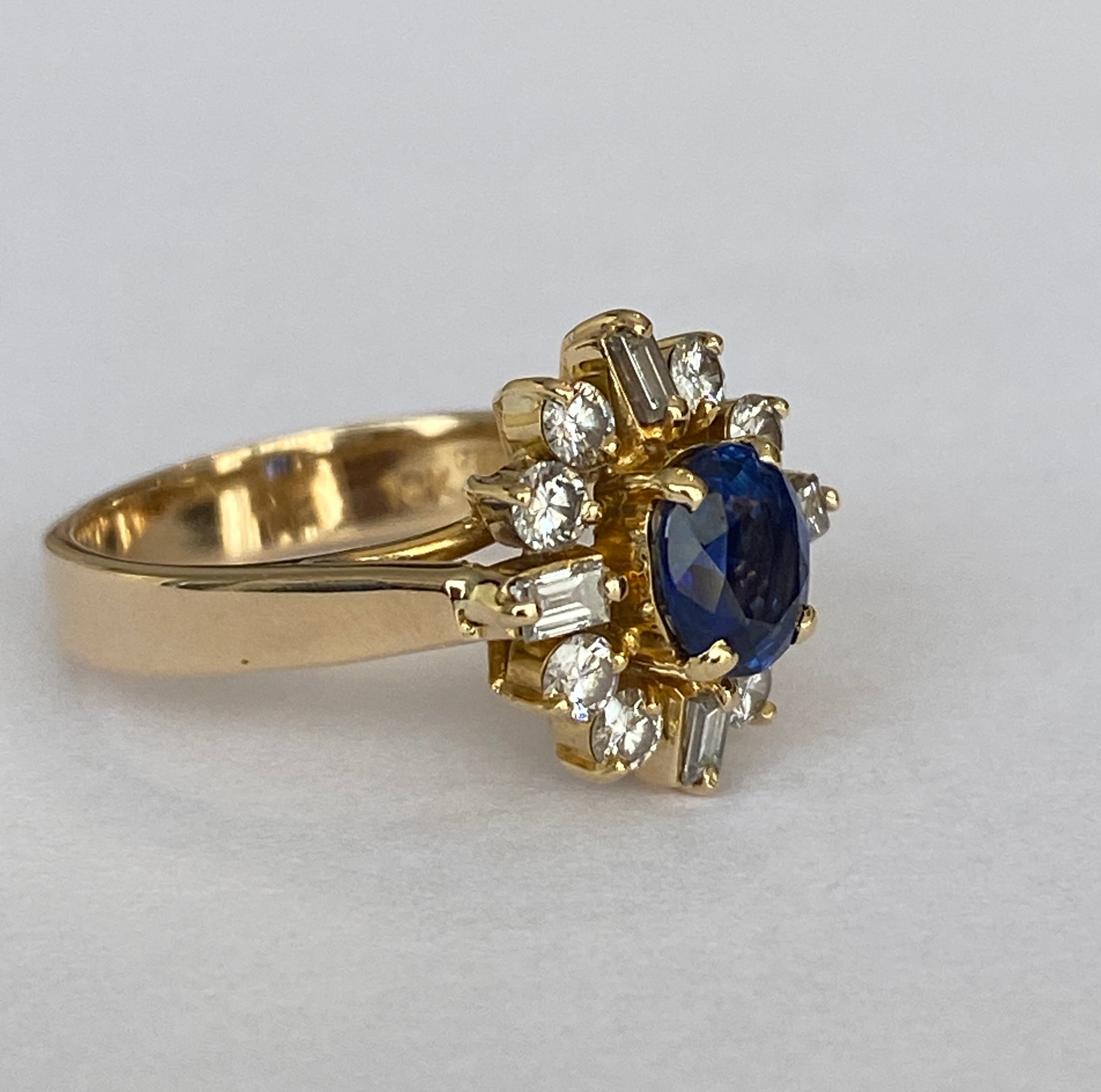 18K Yellow Gold 0.84 ct Sapphire and 0.52 crt Diamond Ring