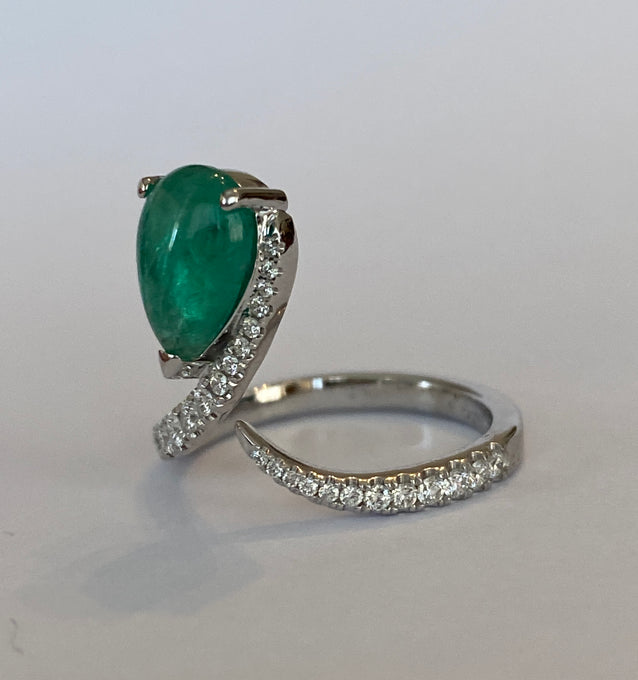 ALGT certified Natural 1.46 Carat Ural Emerald and  Diamond  White Gold Cocktail Ring