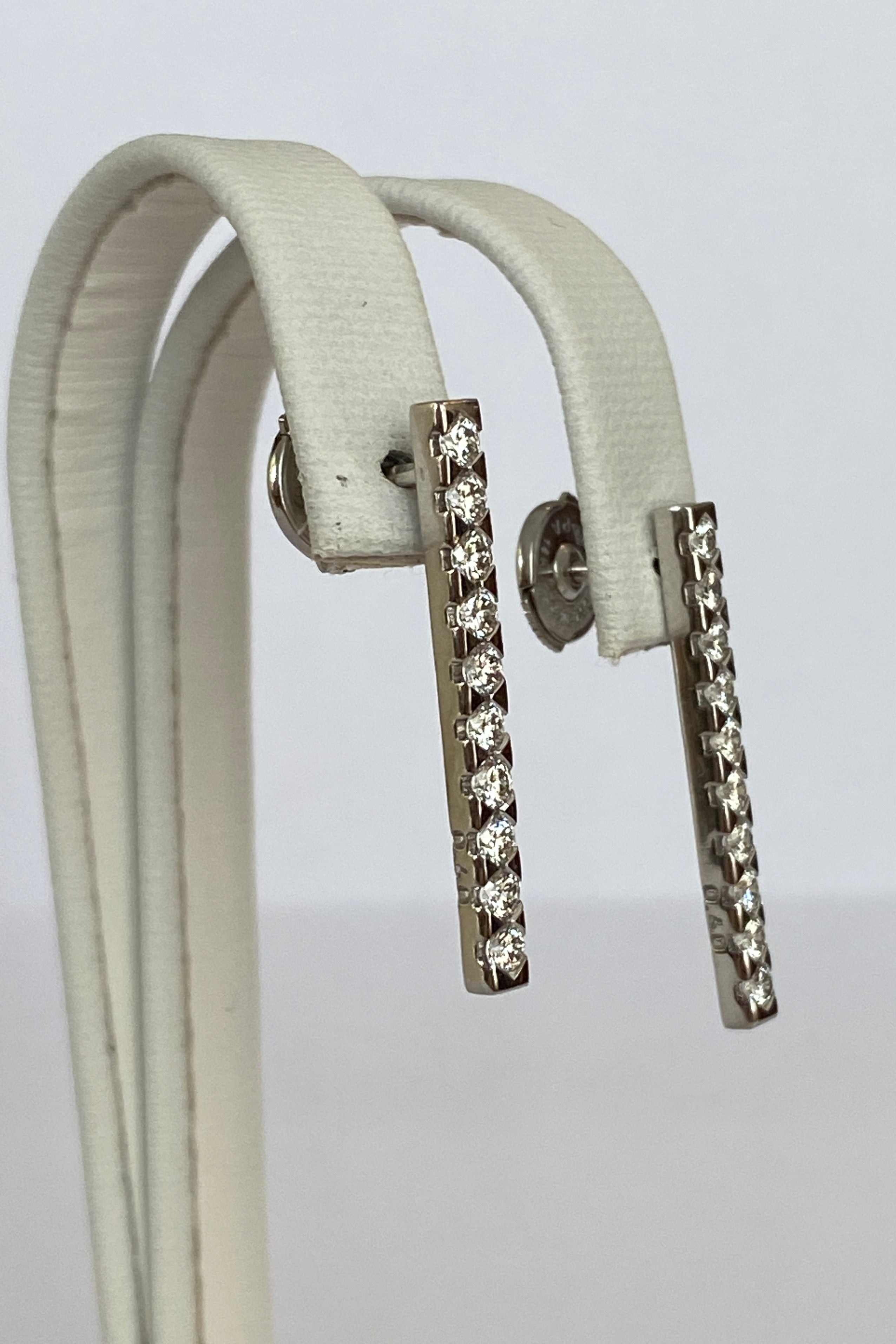 Alain Roure diamond 18 kt gold drop earrings