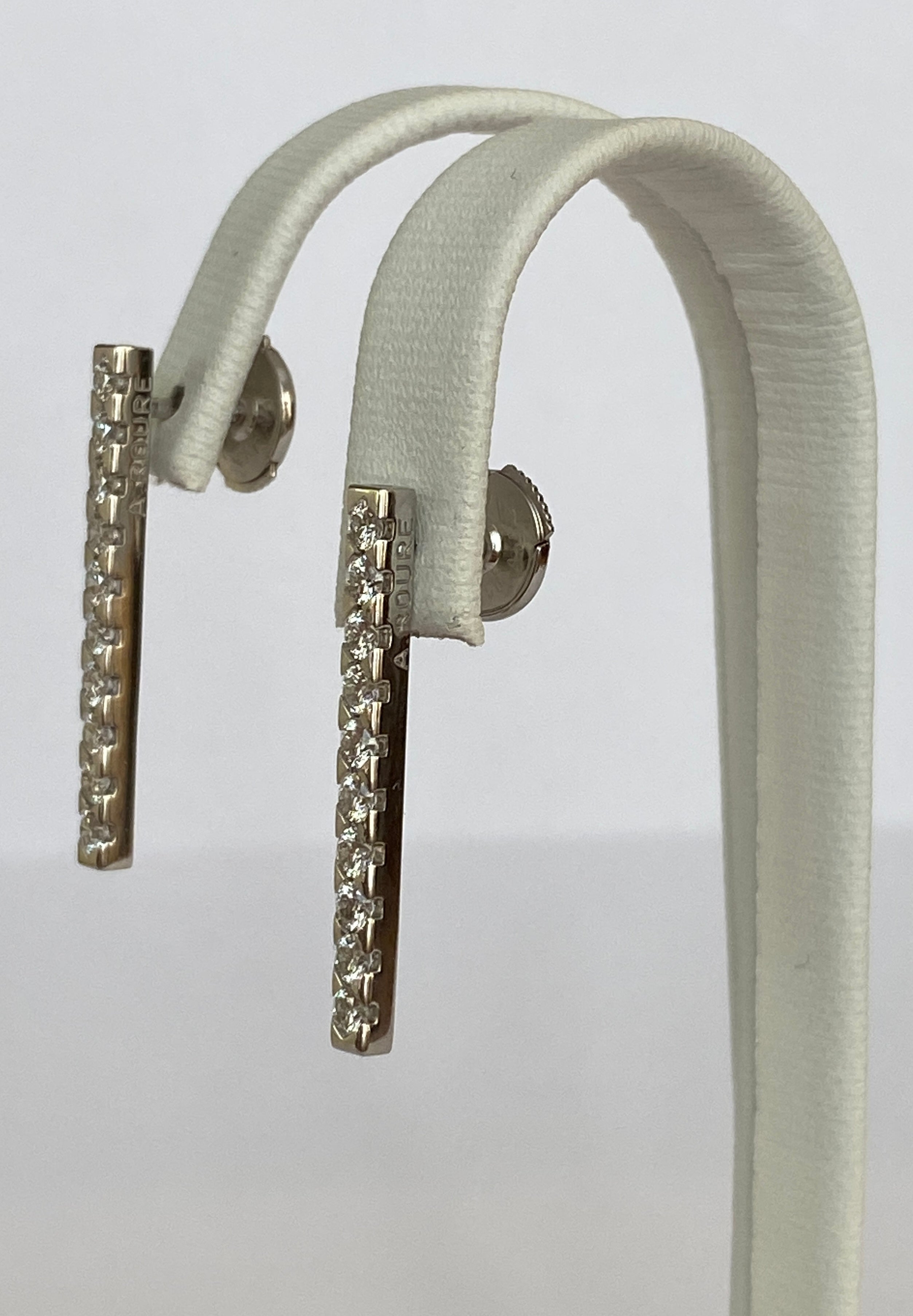 Alain Roure diamond 18 kt gold drop earrings