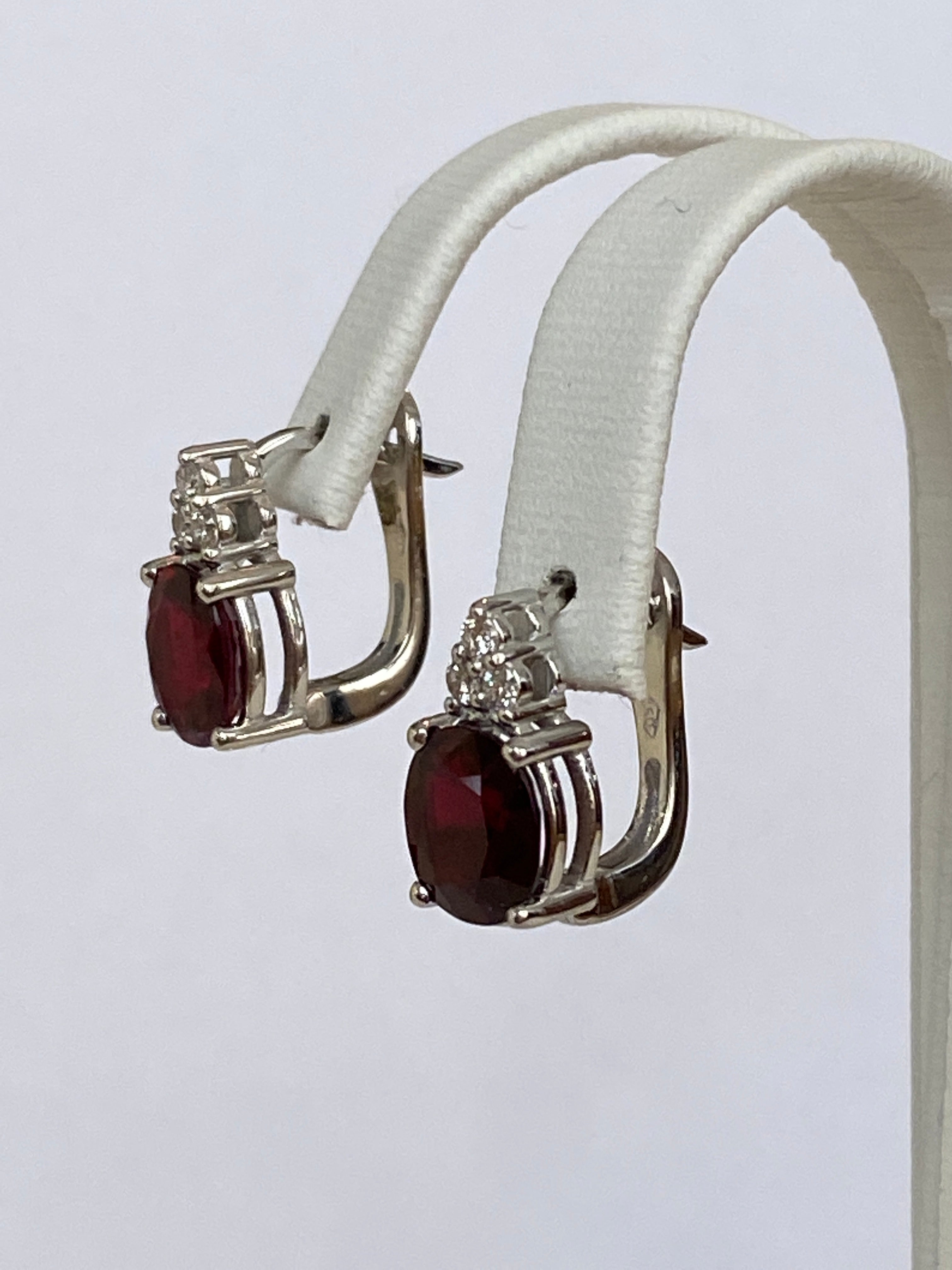 Exquisite 4.32Carat Red Rubies and Diamond 18k Solid White Gold Stud Earrings