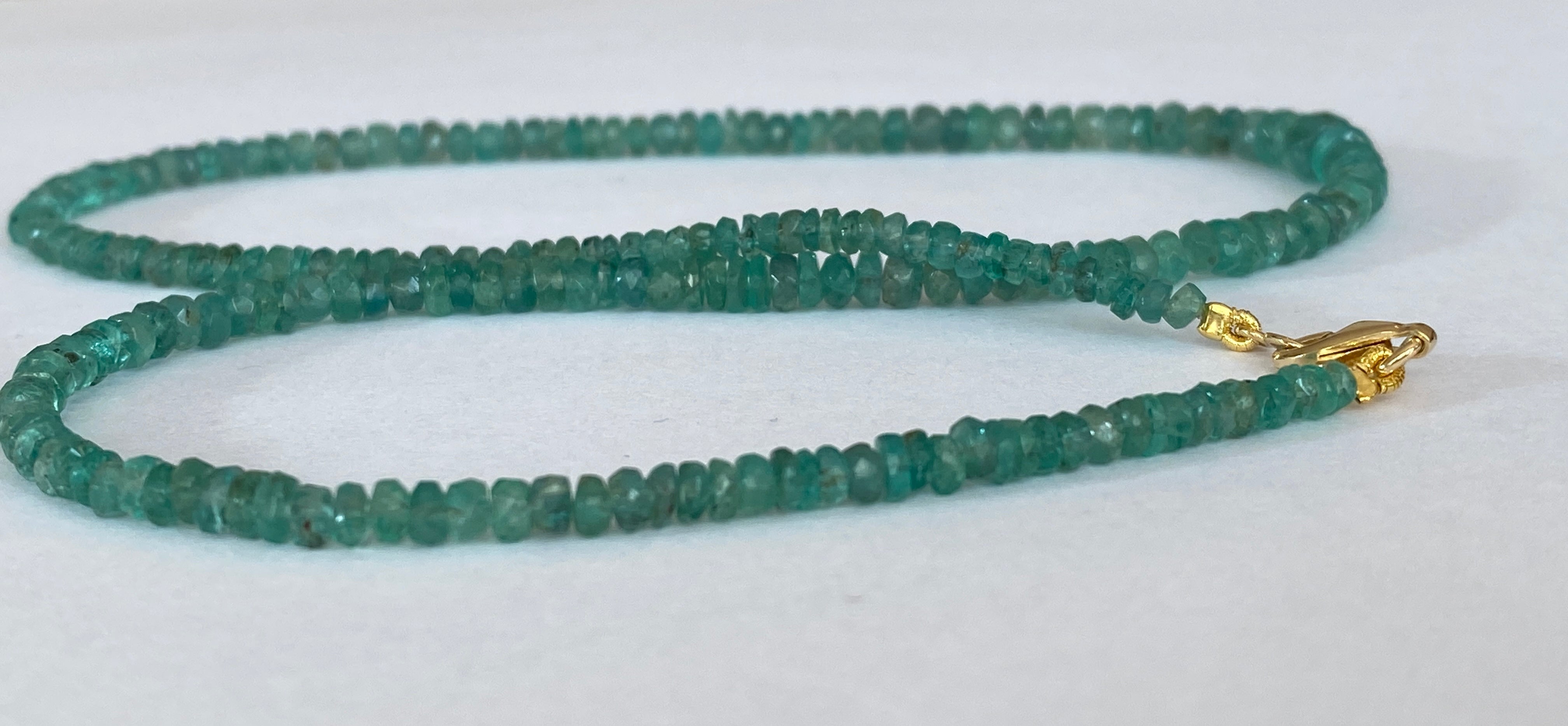 Necklace Natural Colombia emeralds in yellow 18 Kt yellow gold
