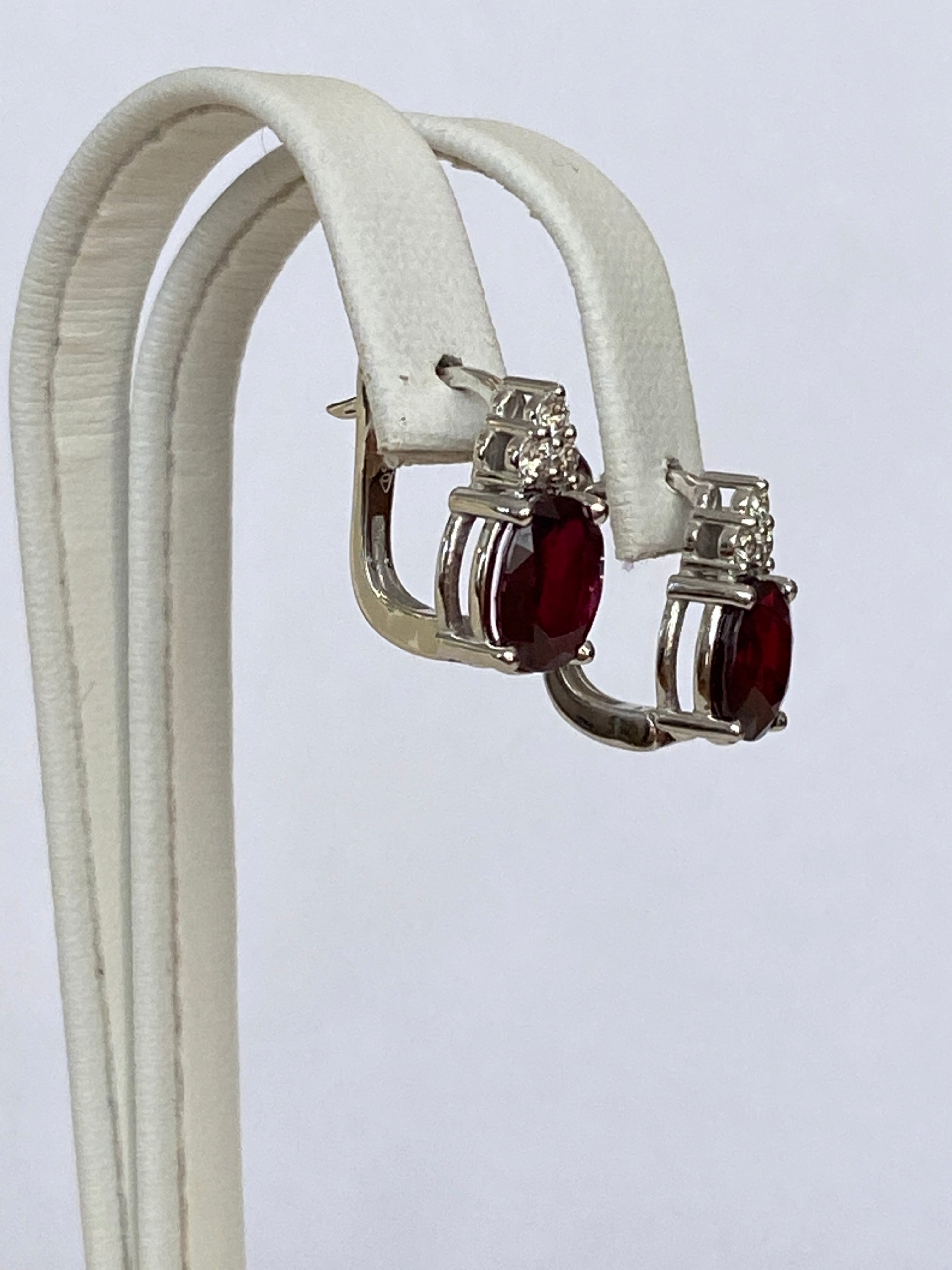 Exquisite 4.32Carat Red Rubies and Diamond 18k Solid White Gold Stud Earrings