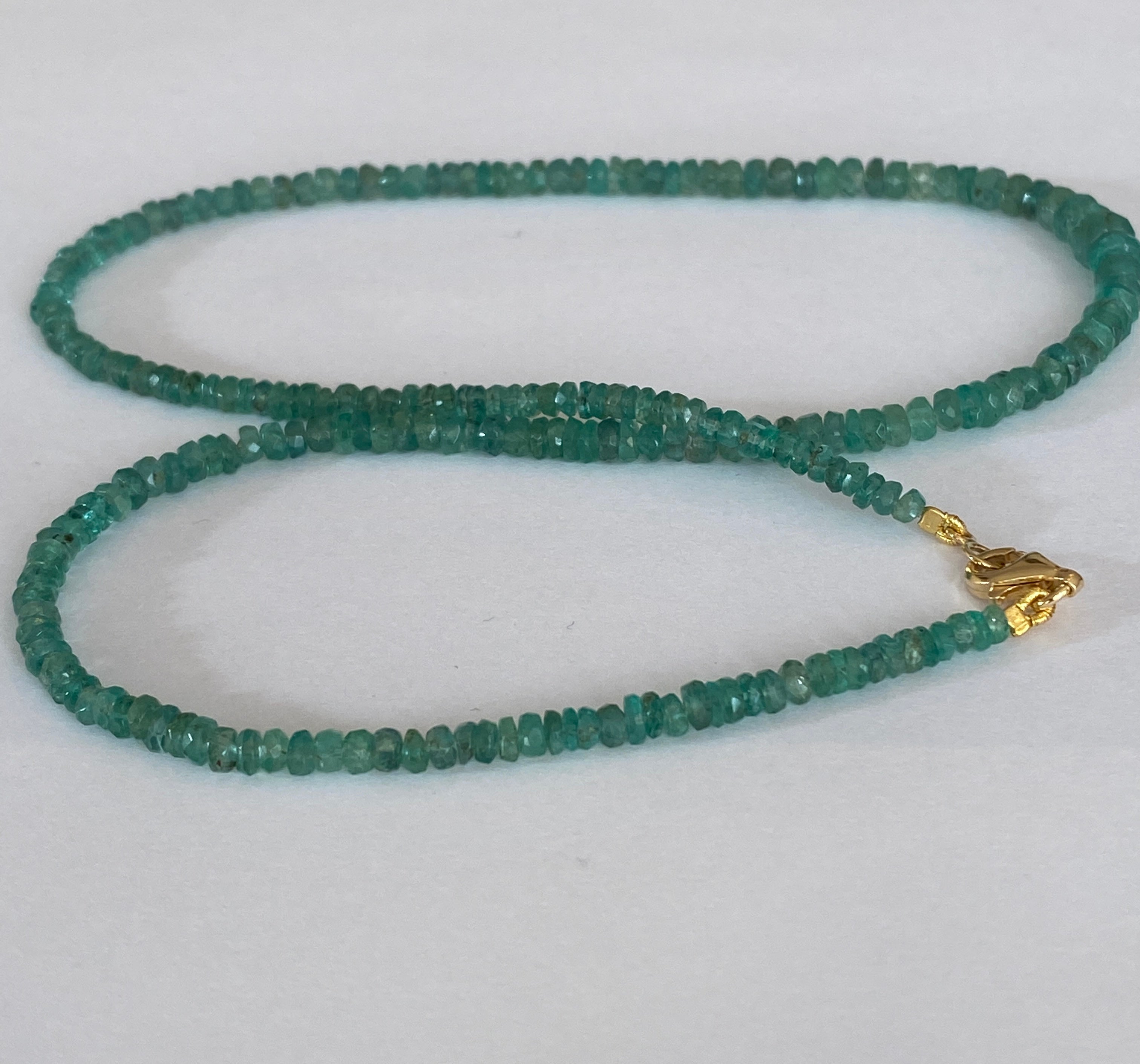 Necklace Natural Colombia emeralds in yellow 18 Kt yellow gold