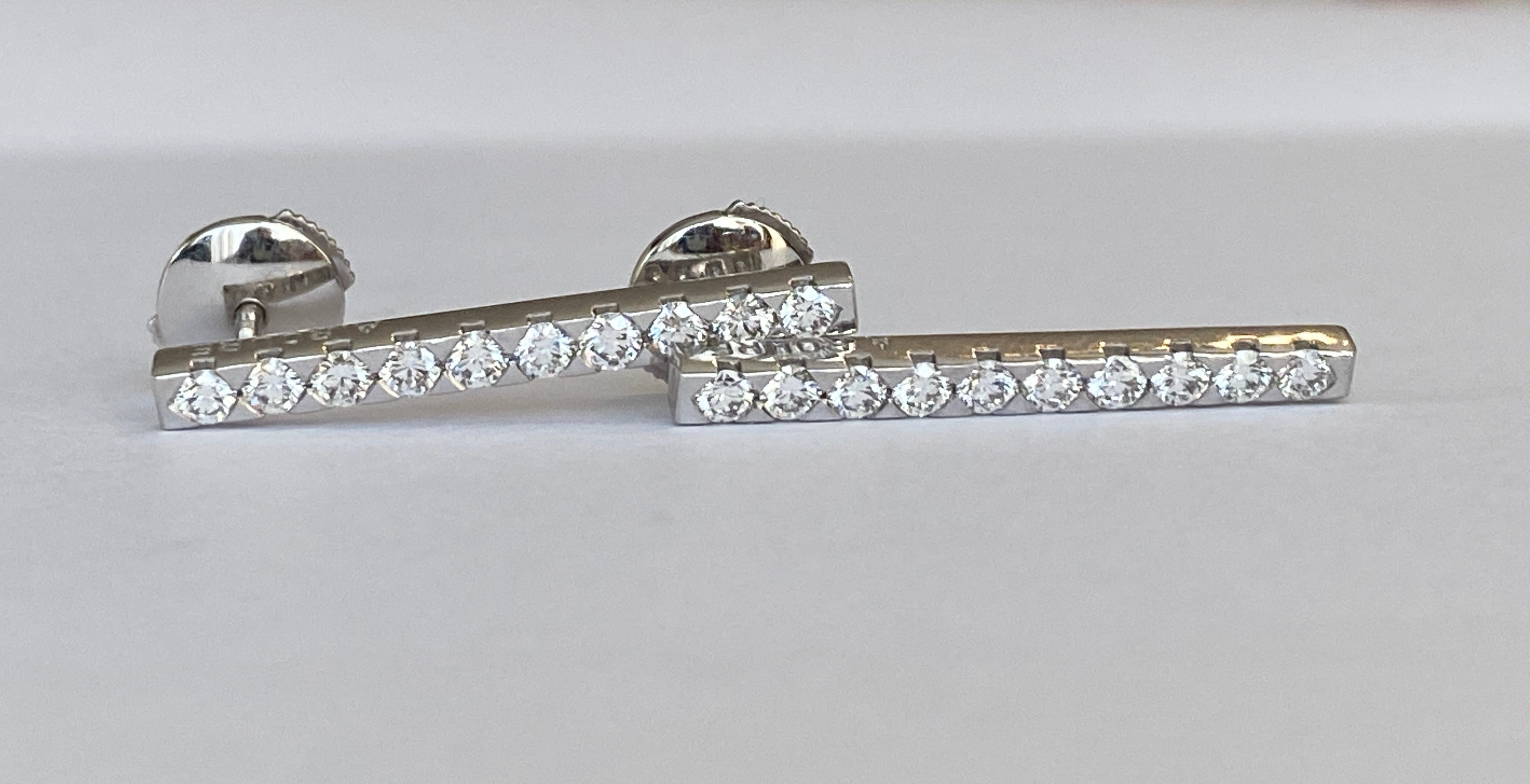 Alain Roure diamond 18 kt gold drop earrings