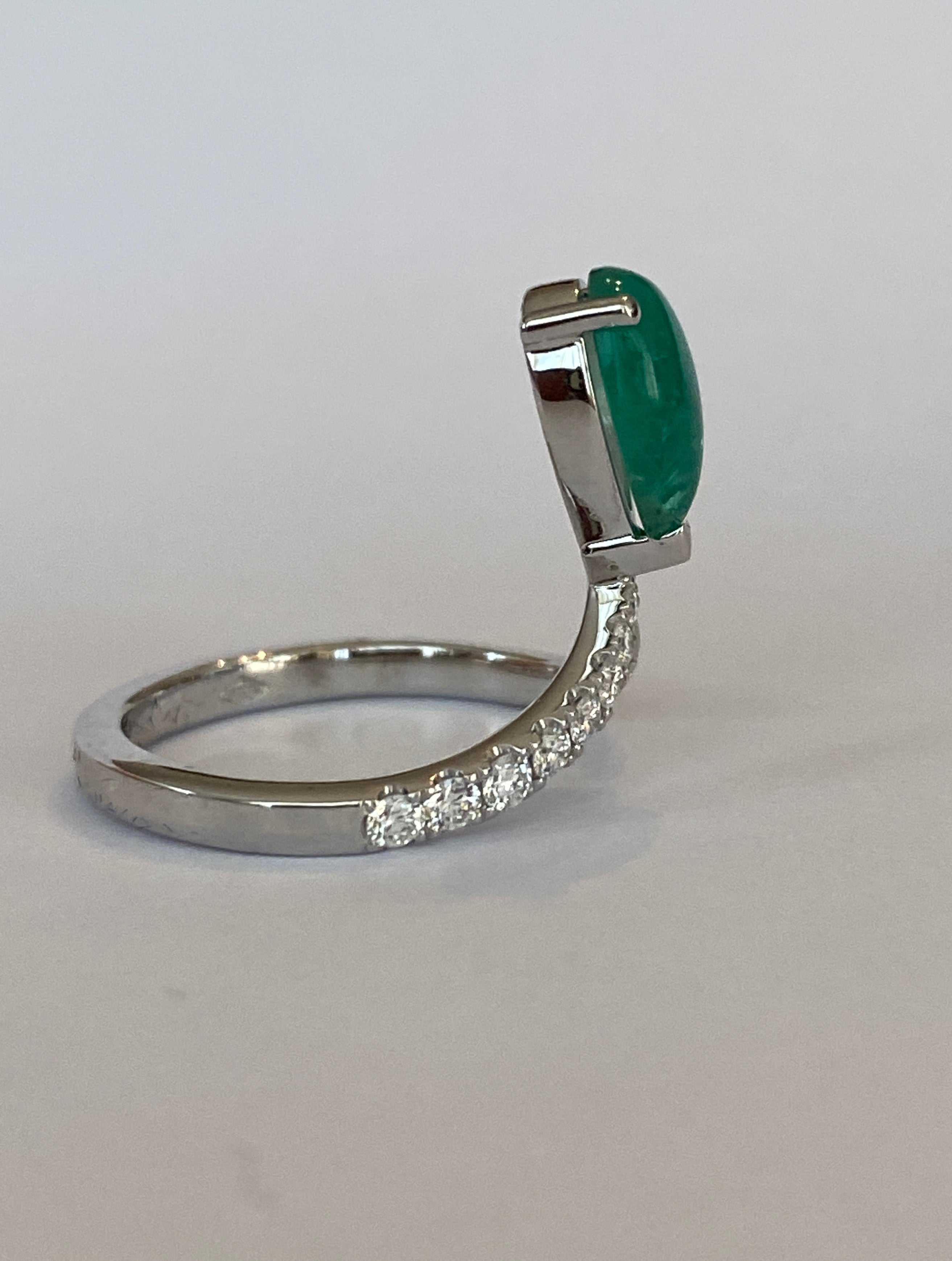 ALGT certified Natural 1.46 Carat Ural Emerald and  Diamond  White Gold Cocktail Ring