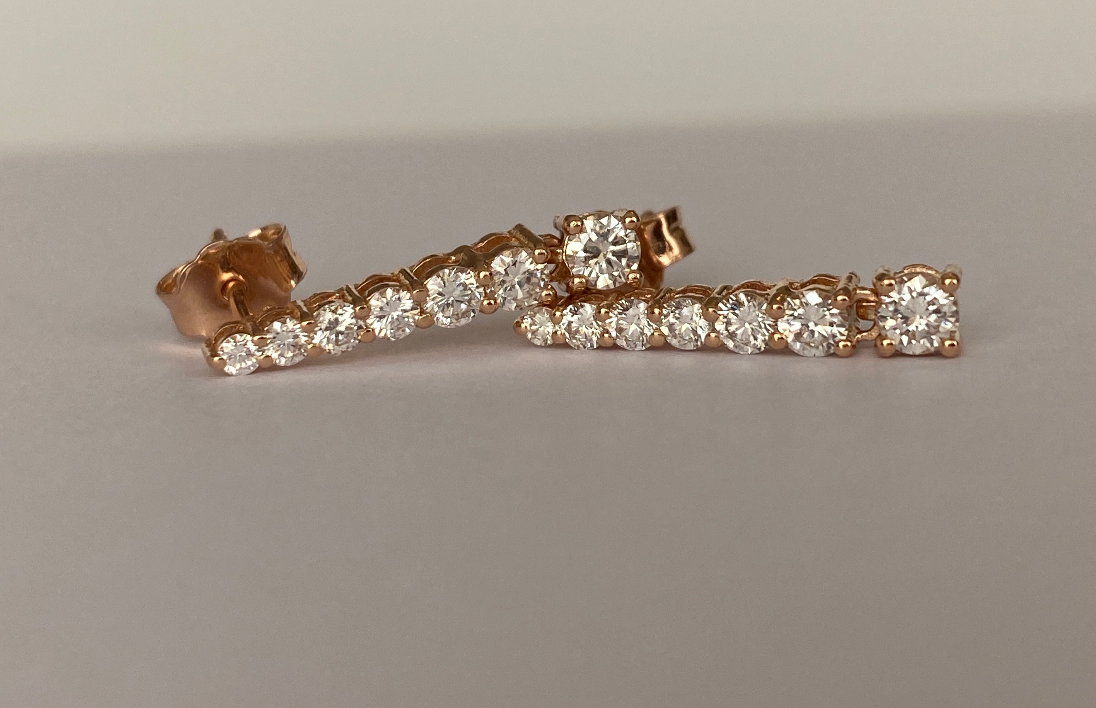 Rose 18 kt Gold Hanging Stud Earrings with Diamonds