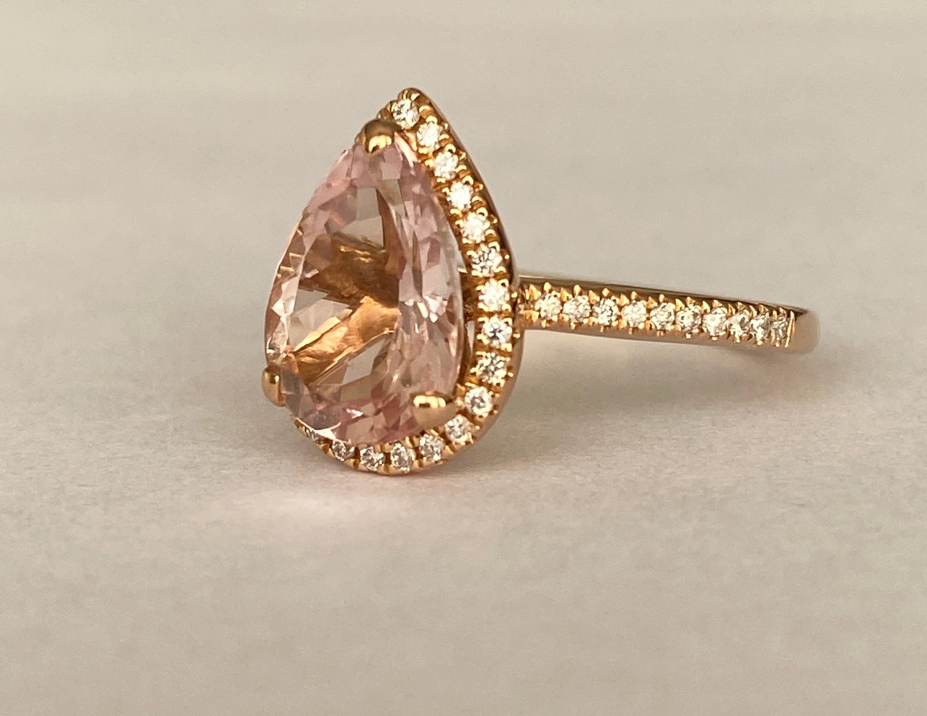 18K Rose Gold Pear-Cut Morganite Halo Diamond Ring