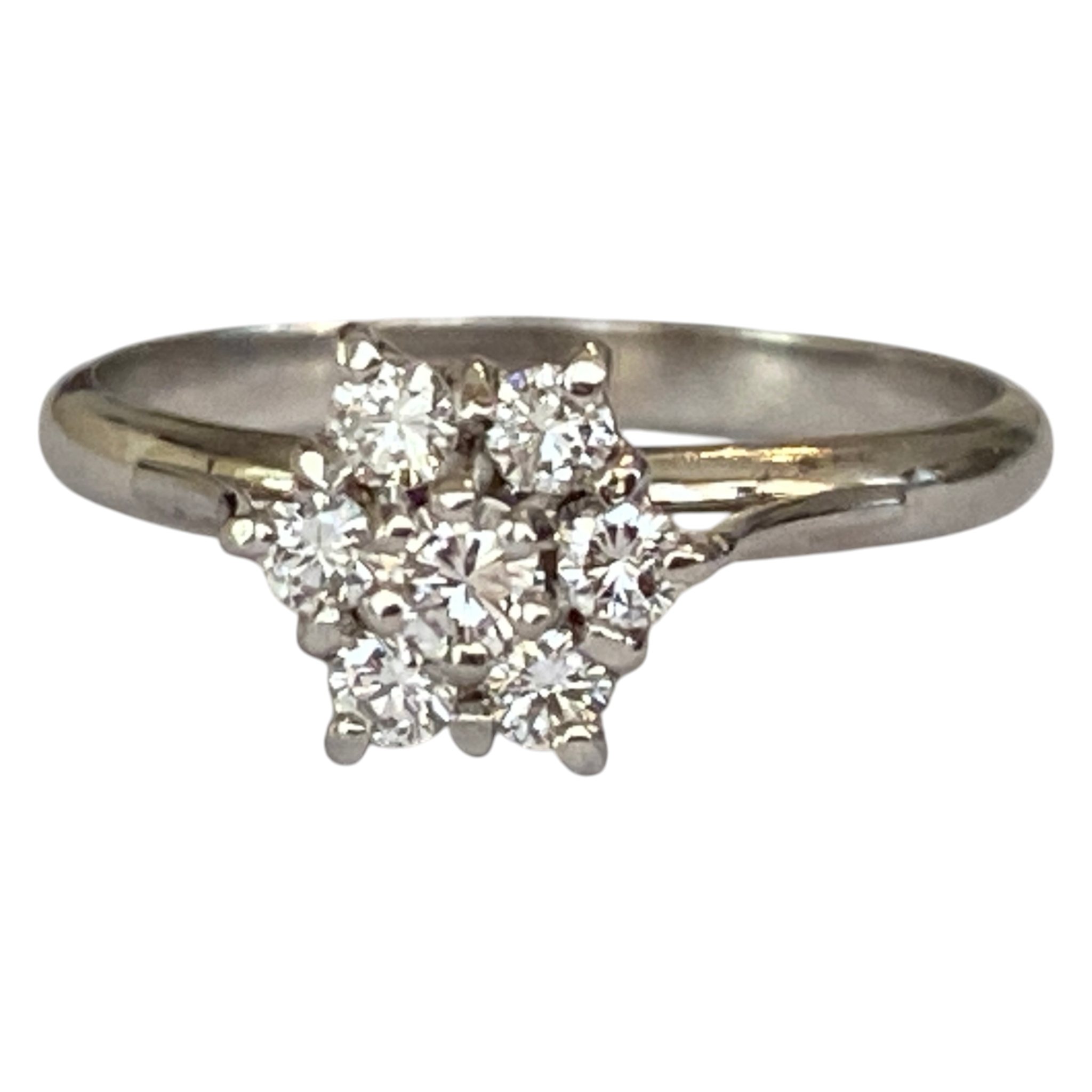 Vintage White Gold Rosette Ring Diamonds – A Timeless Treasure