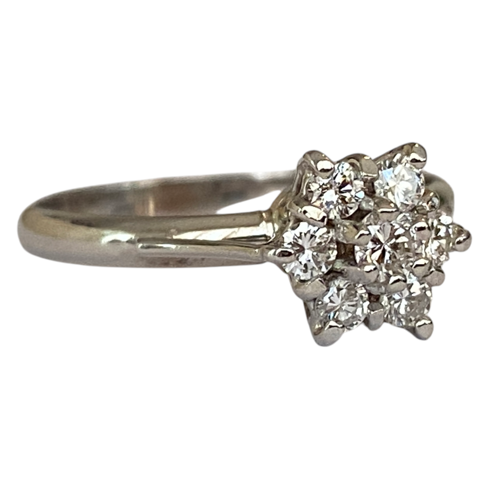 Vintage White Gold Rosette Ring Diamonds – A Timeless Treasure