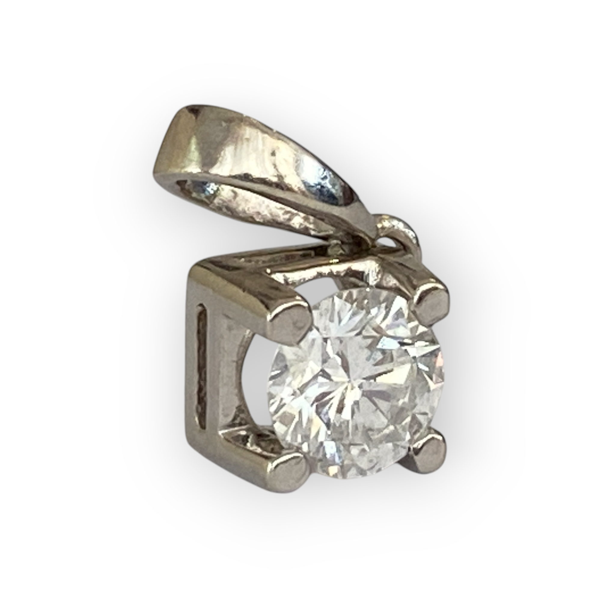 Timeless Elegance: White Gold Solitaire Diamond Pendant