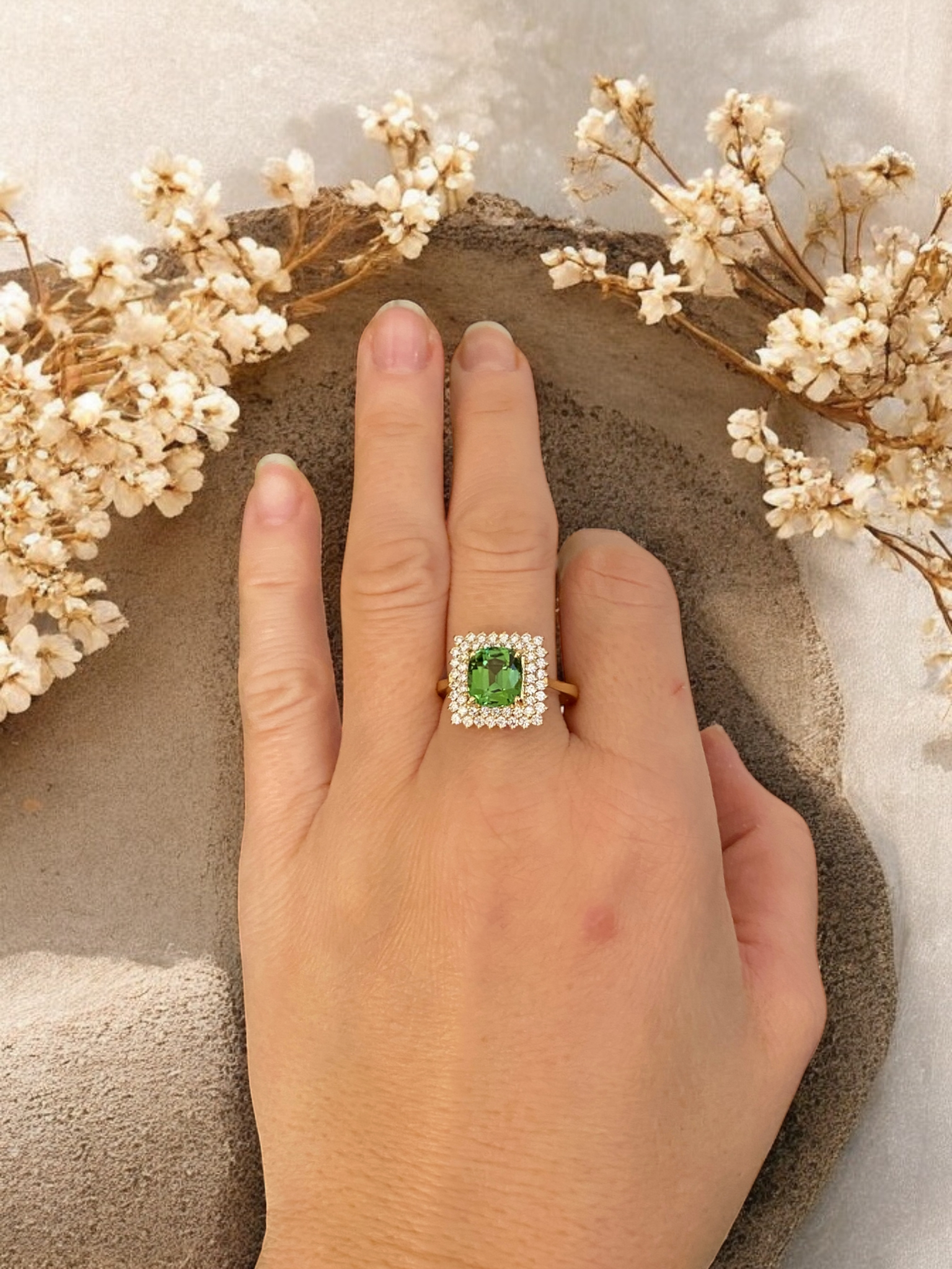 Certified 18K Yellow Gold Ring with 2.50 Ct verdelite Tourmaline& Diamonds