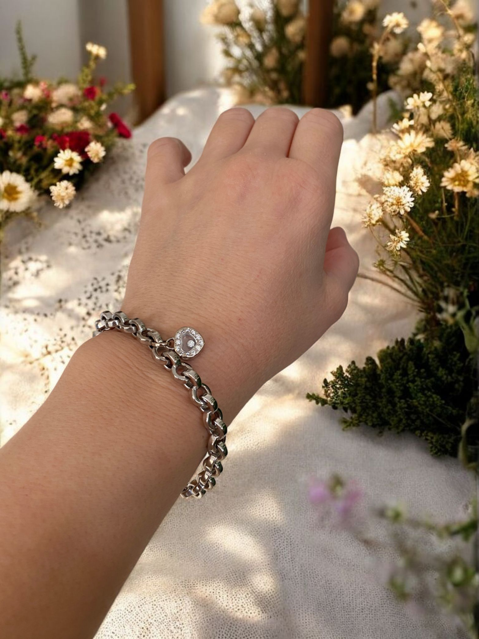 Chopard 18 Karat White Gold Floating Diamond Heart Link Bracelet