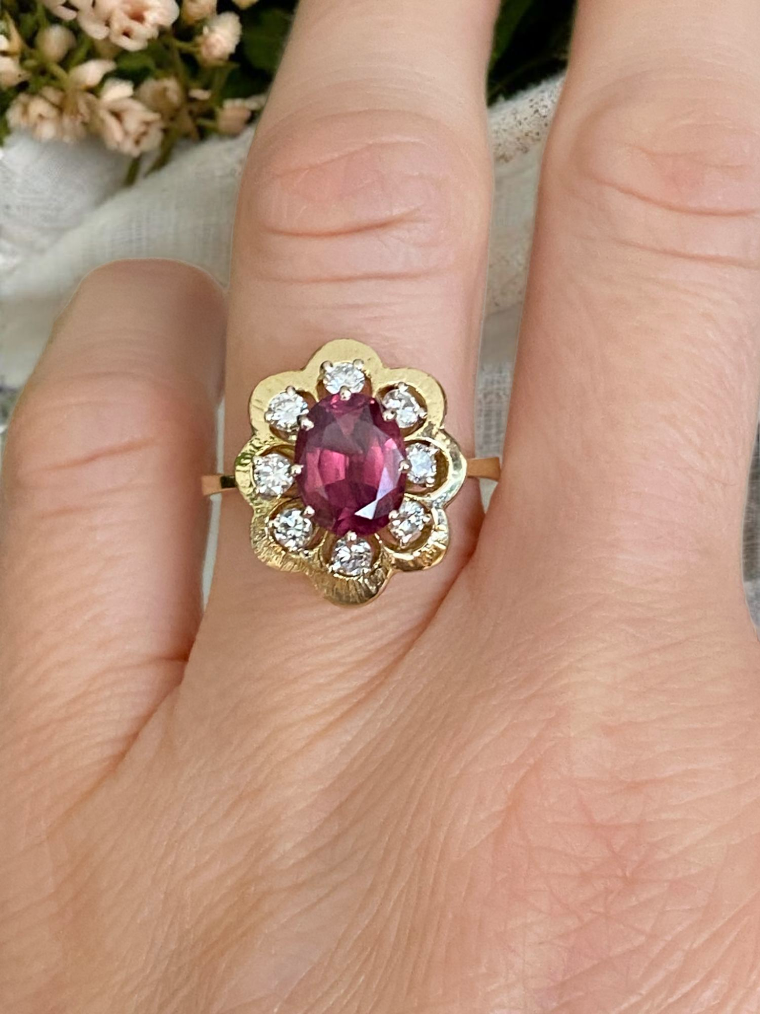 18K Yellow Gold Cocktail Ring with 1.80 Ct Garnet & Diamonds